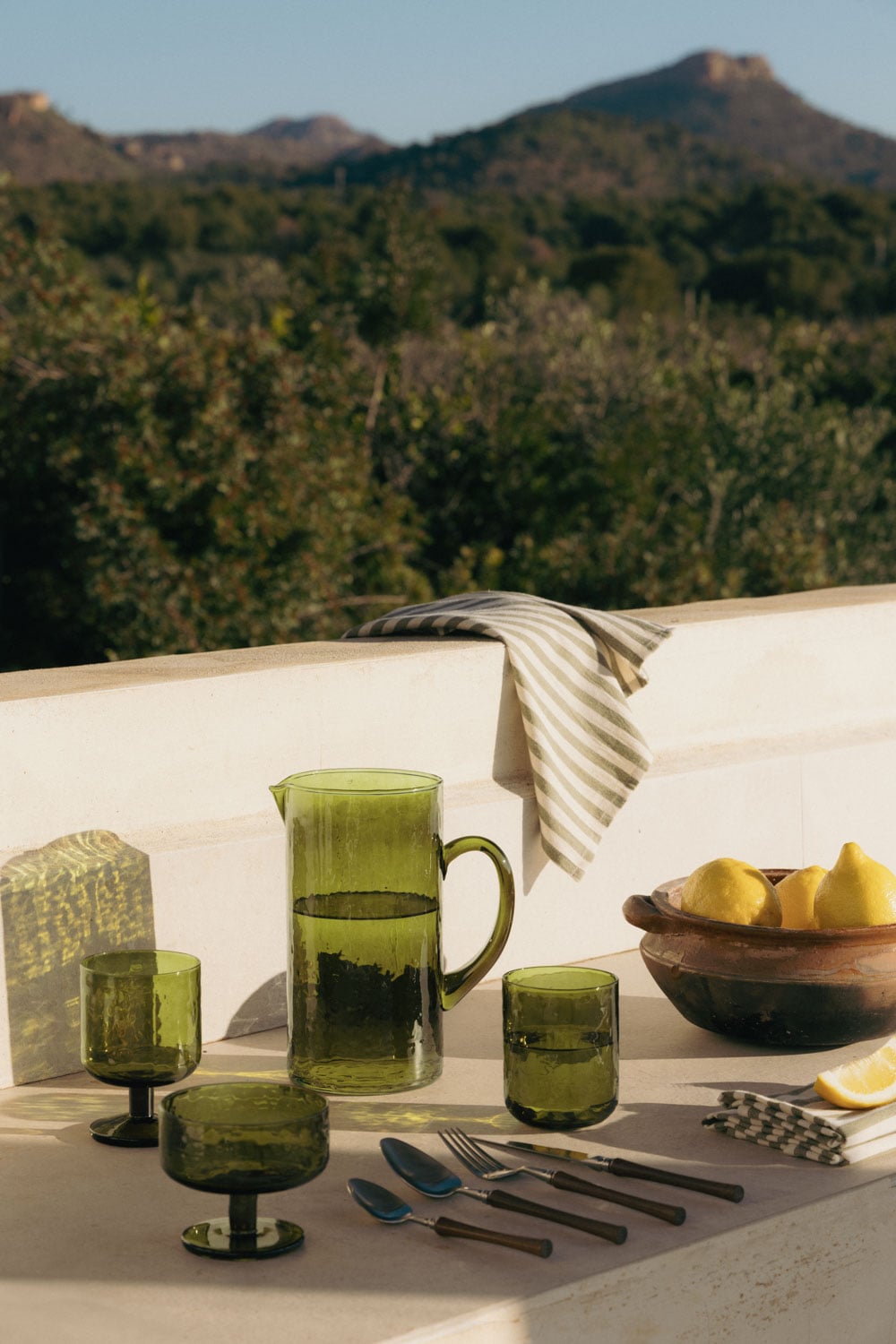 Pack of 4 39.5 cl glasses in Leomie glass, gallery image 7