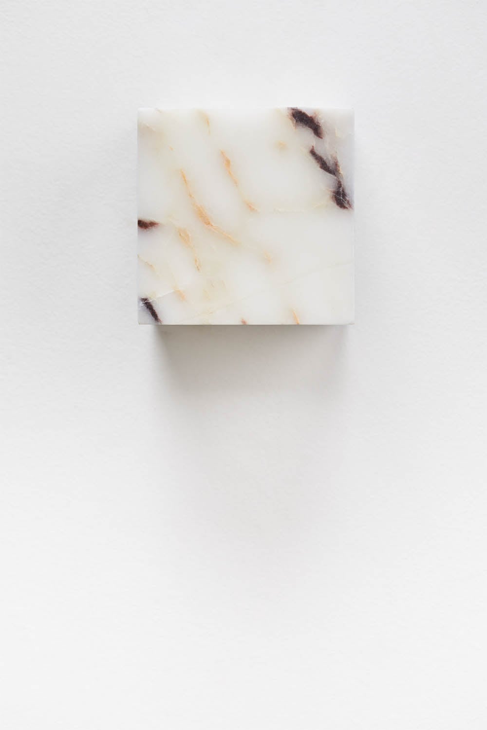 Leonessa LED wall lamp in marble, gallery image 3