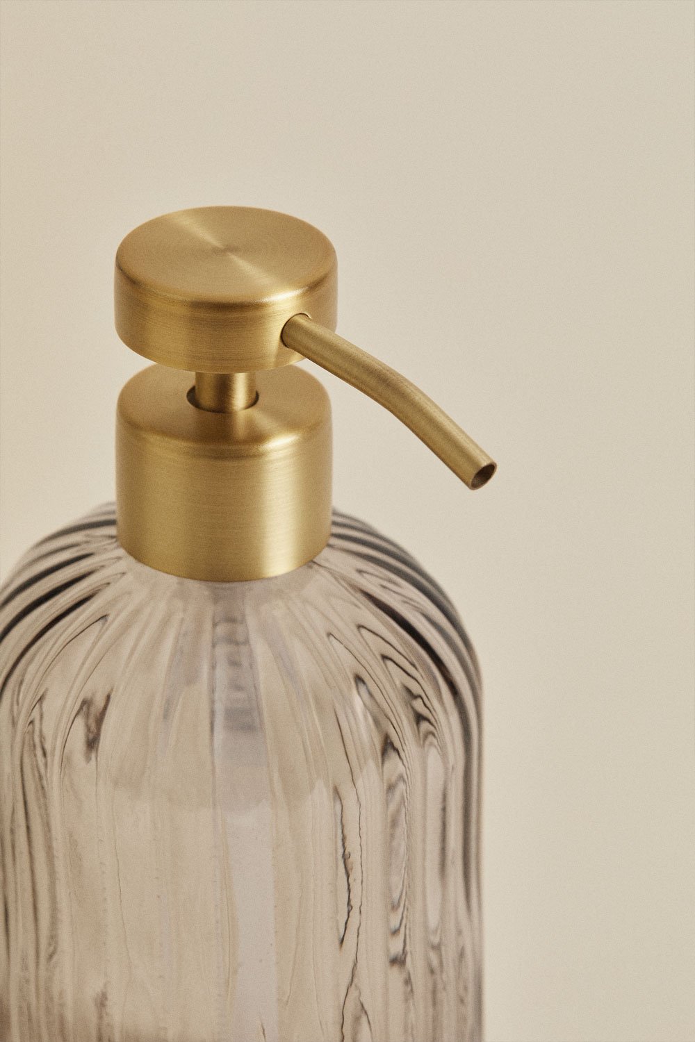 Mercury grey glass bathroom accessories set Gariel, gallery image 3