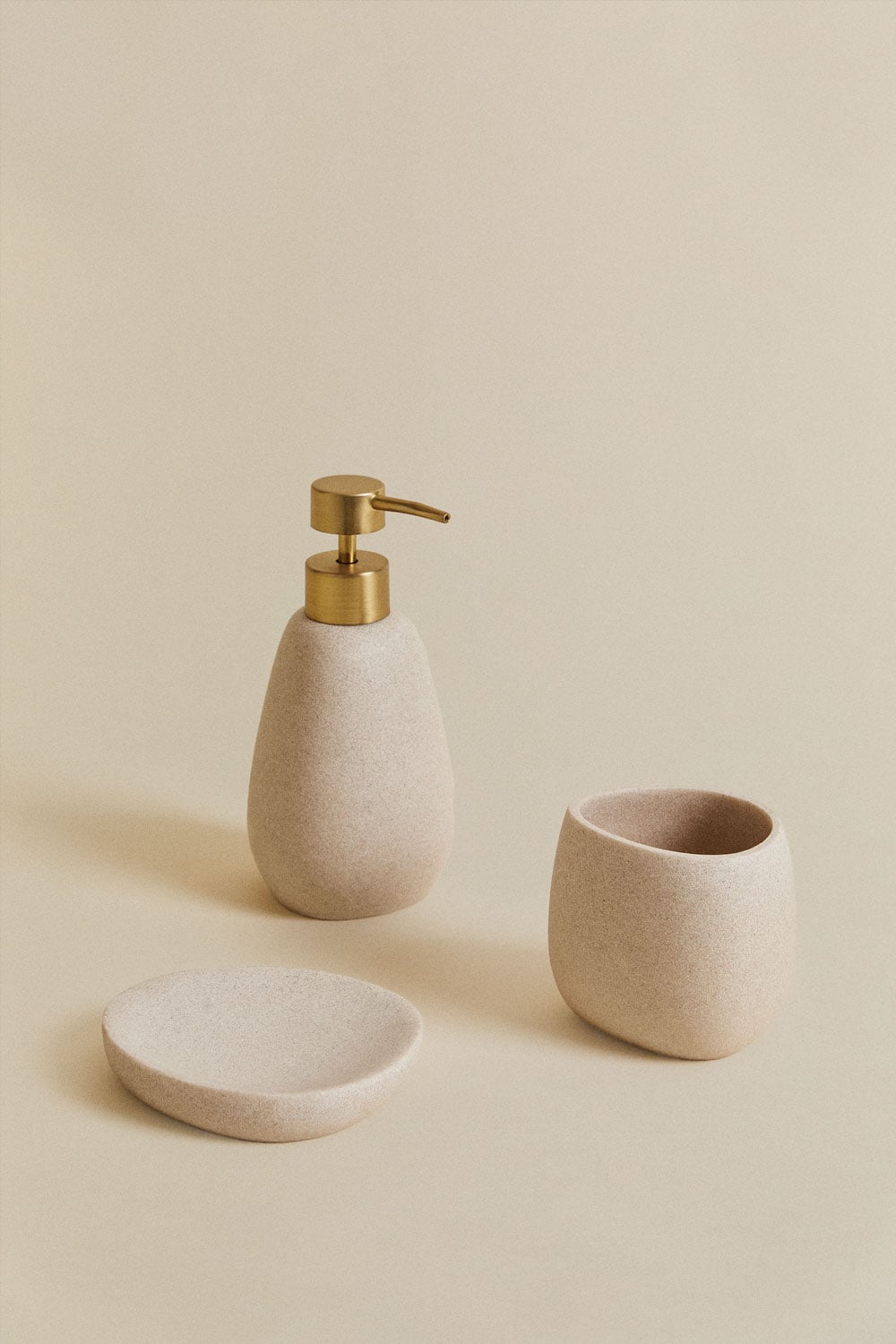 Tapioca beige resin bathroom accessories set Yegro, gallery image 2