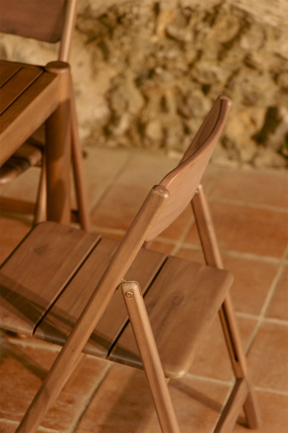 Zayma folding garden chair in acacia wood, gallery image 2