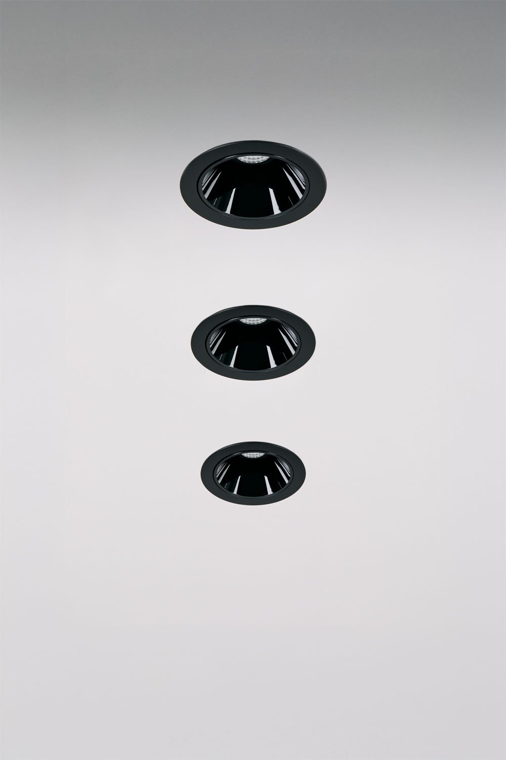 Pack of 3 recessed LED downlights with round frames Ø7 cm for outdoor use in aluminum Luisiana, imagen de galeria 1