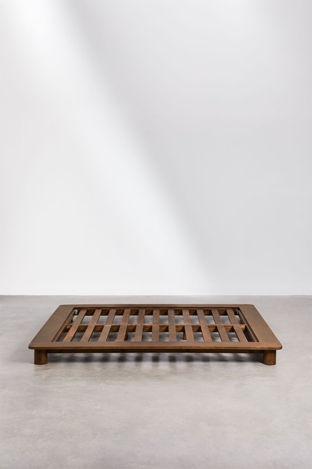 Mariselina mango wood bed, gallery image 2