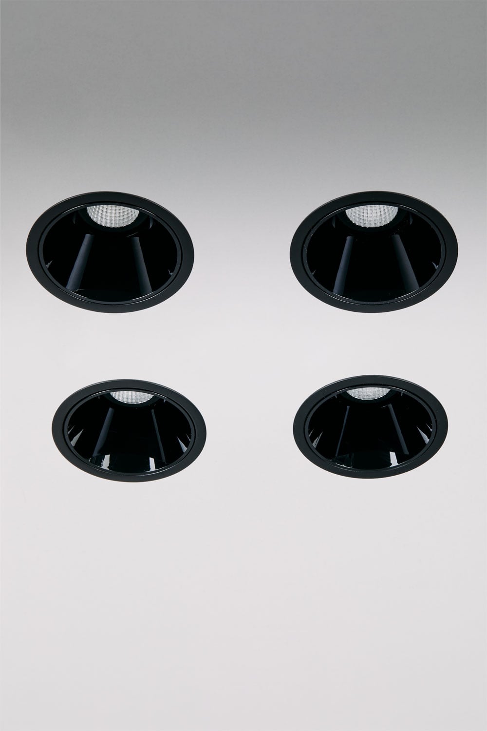 Pack of 4 recessed LED downlights with round frames Ø8 cm in Luisiana aluminum, imagen de galeria 1