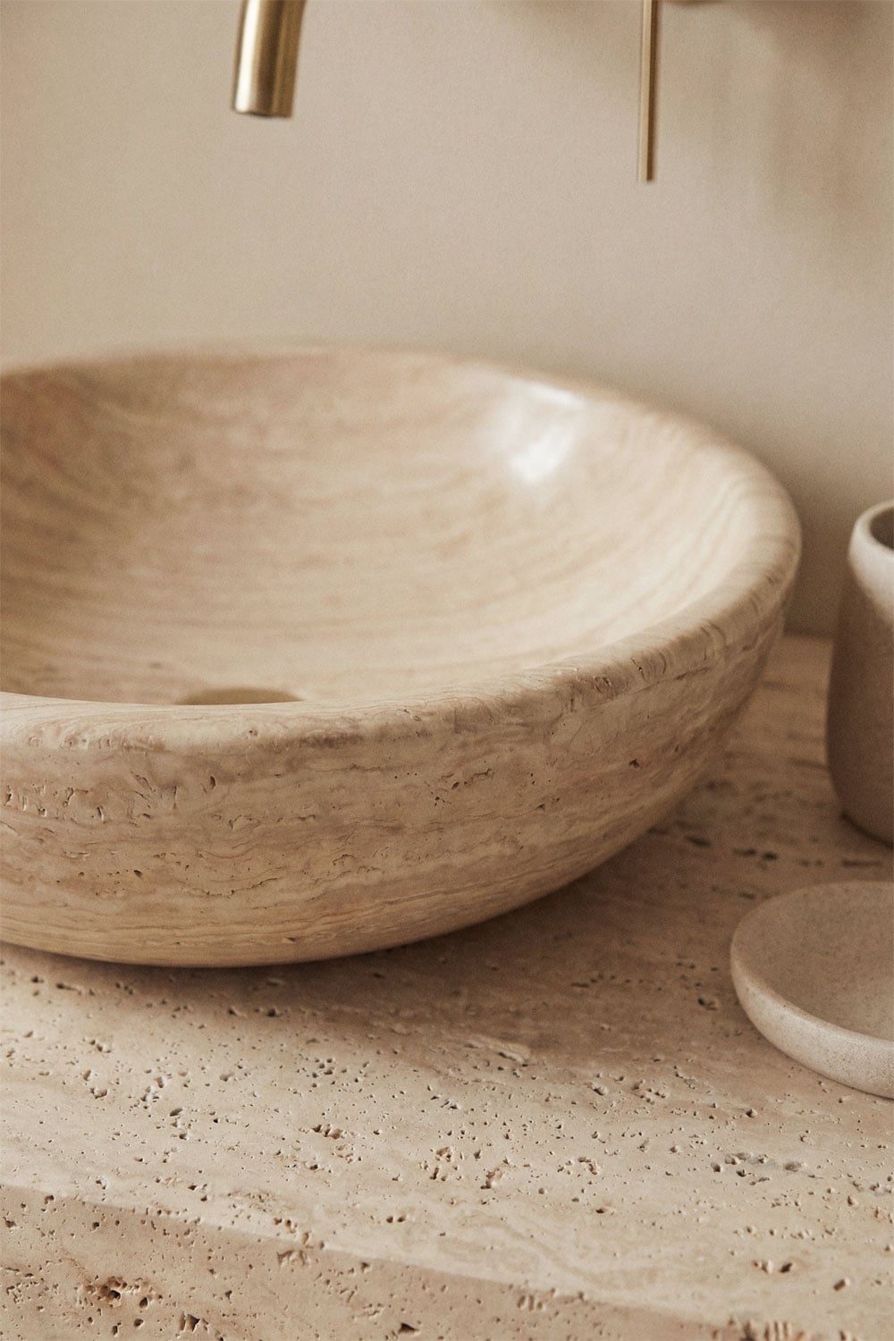 Round washbasin Ø40 cm in Eskel natural stone, gallery image 2