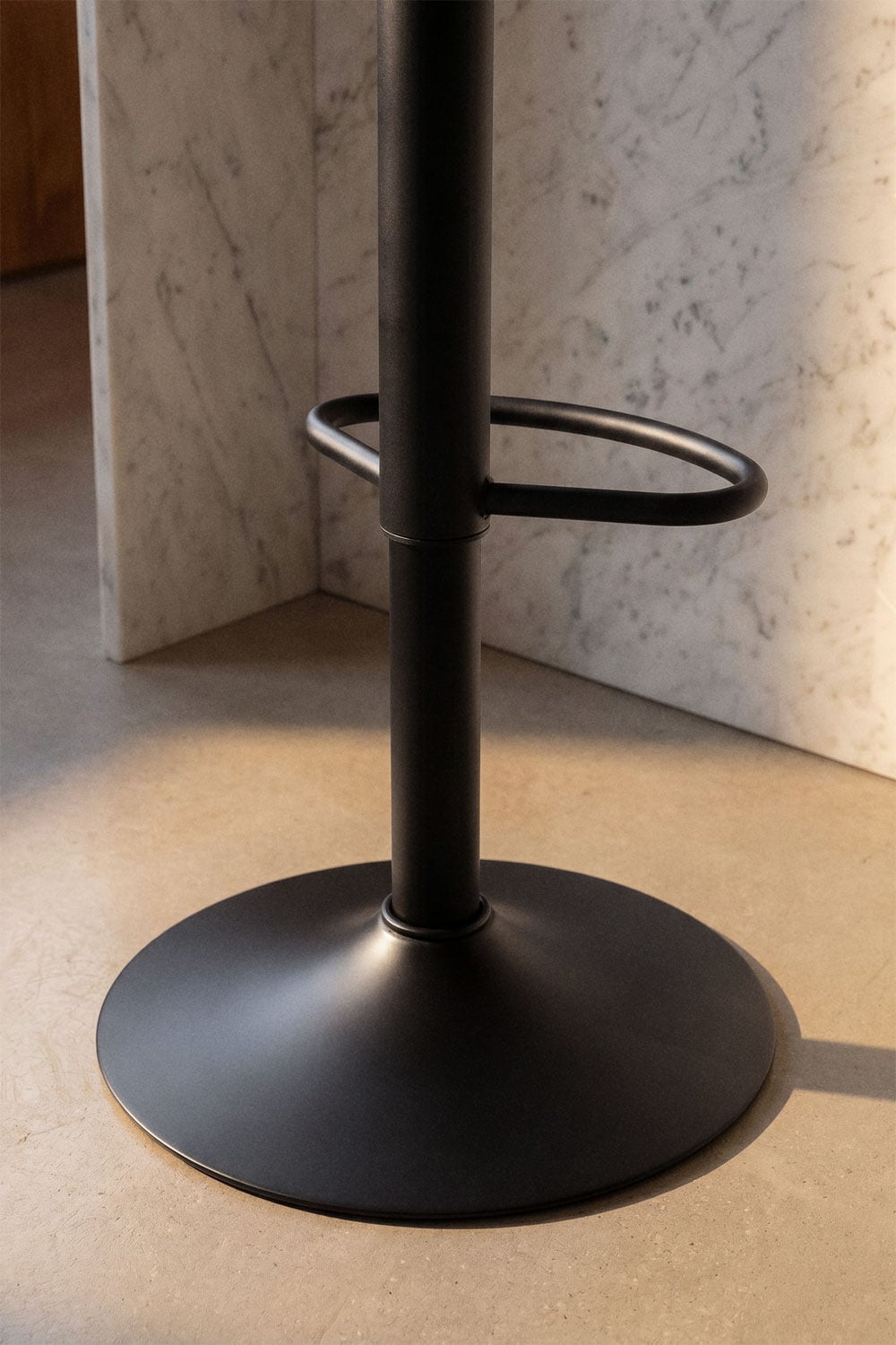 Pack of 2 Arjenn adjustable high stools, gallery image 2