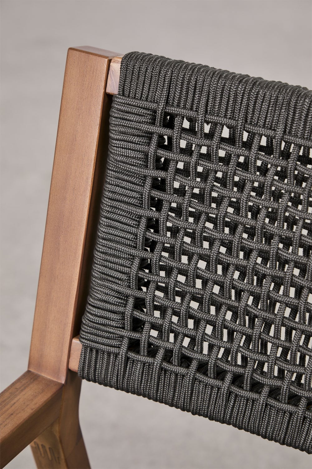 Tenay Square garden chair with acacia wood armrests and braided rope, gallery image 7
