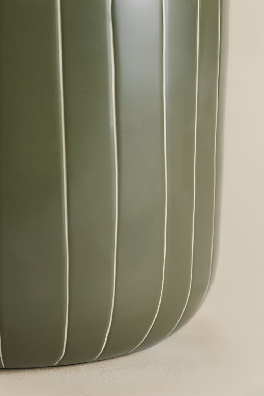 Bieberlis iron vase, gallery image 5