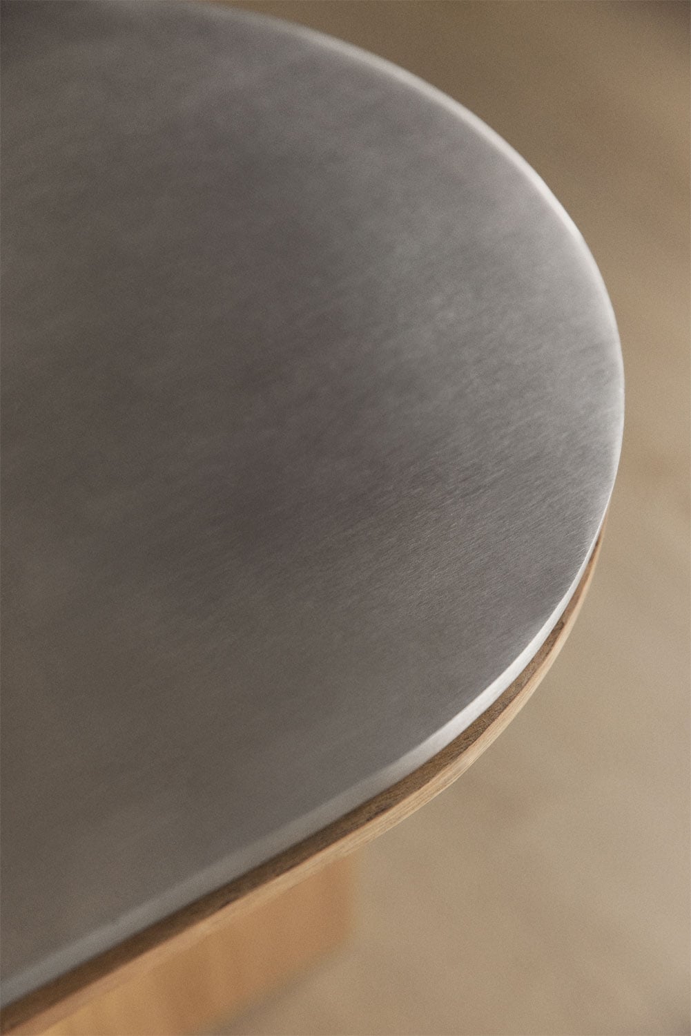 Oval coffee table 120x70 cm in oak veneer and stainless steel Lindina, gallery image 2