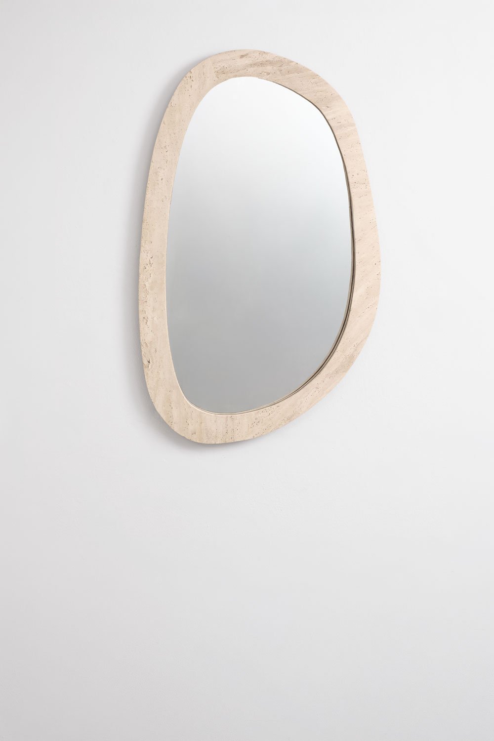 Irregular wall mirror in natural stone Urkiz, gallery image 1