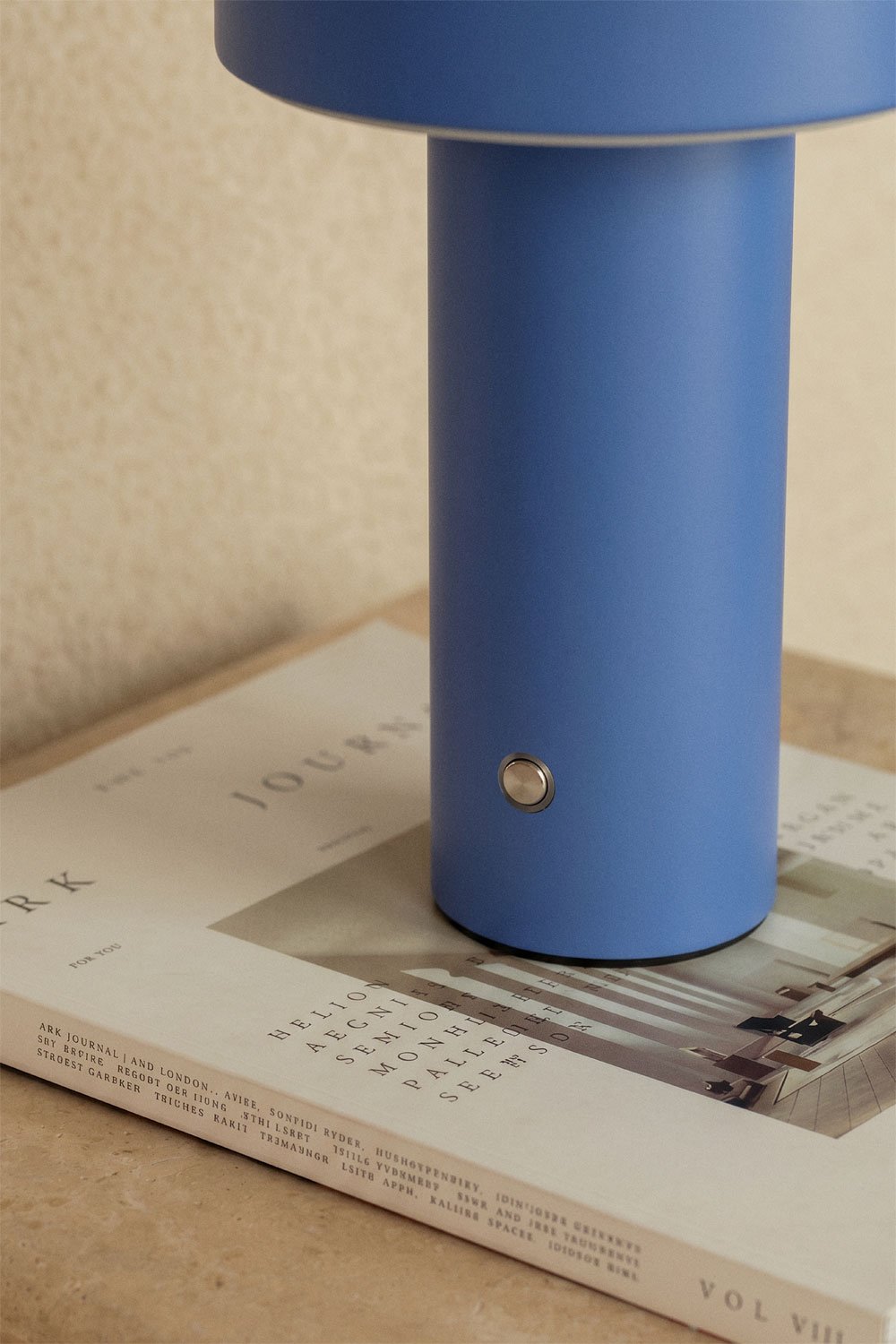 Loentia wireless LED table lamp in iron, gallery image 2