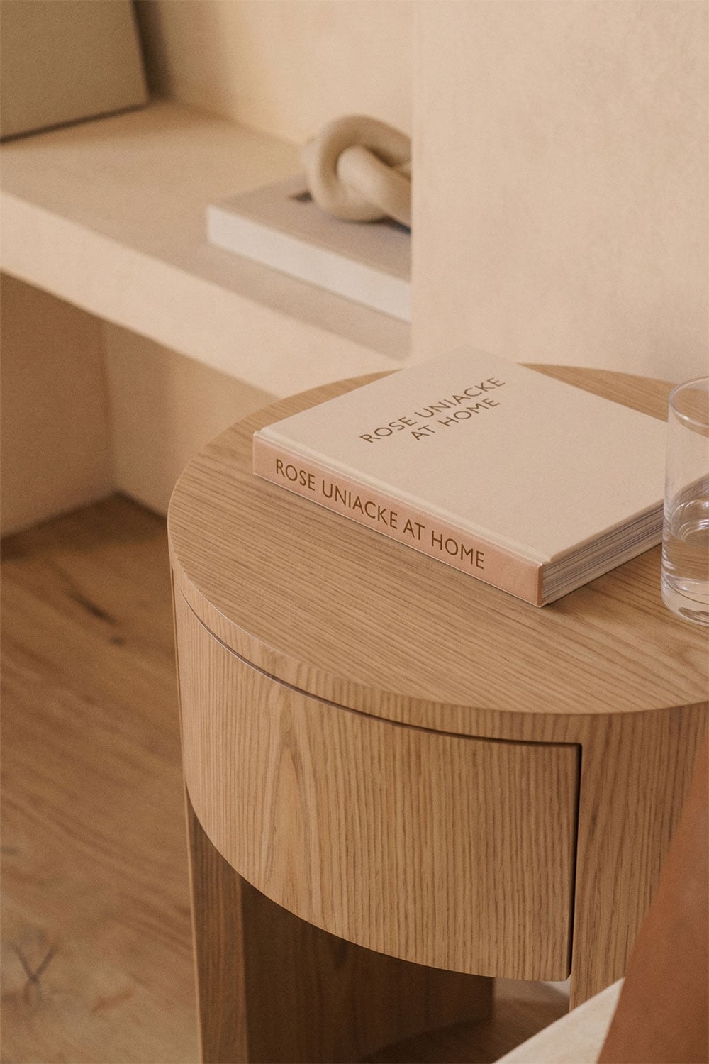 Adrido MDF Ø40 cm bedside table, gallery image 2