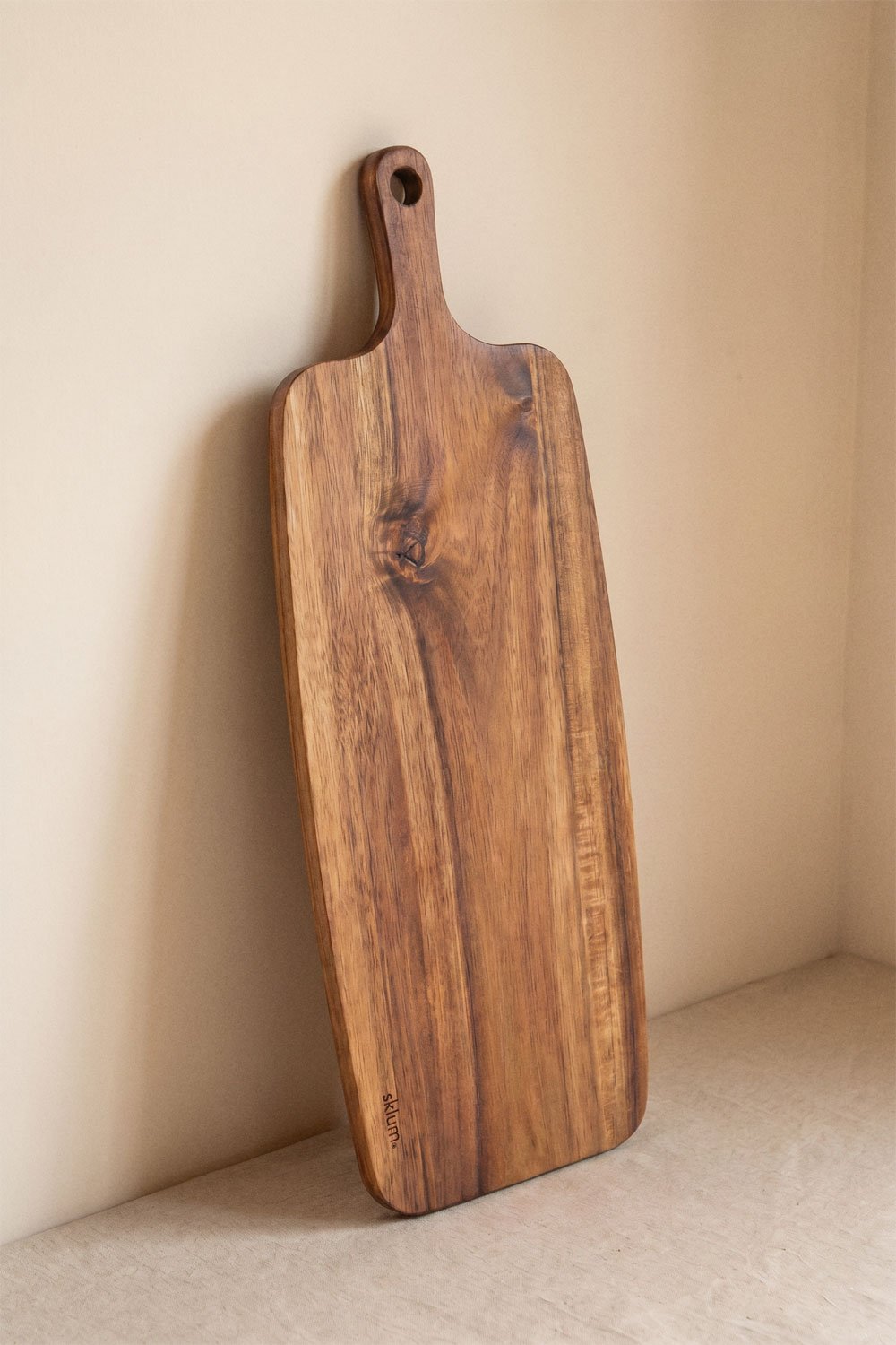 Acacia wood cutting board Lioren, gallery image 1