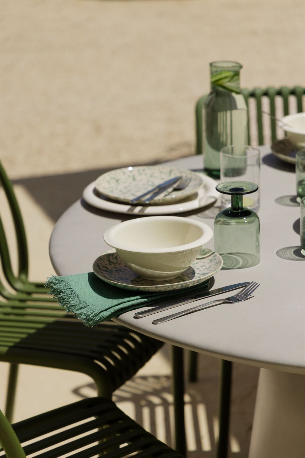 Noemi round Ø120 cm cement garden table, gallery image 2