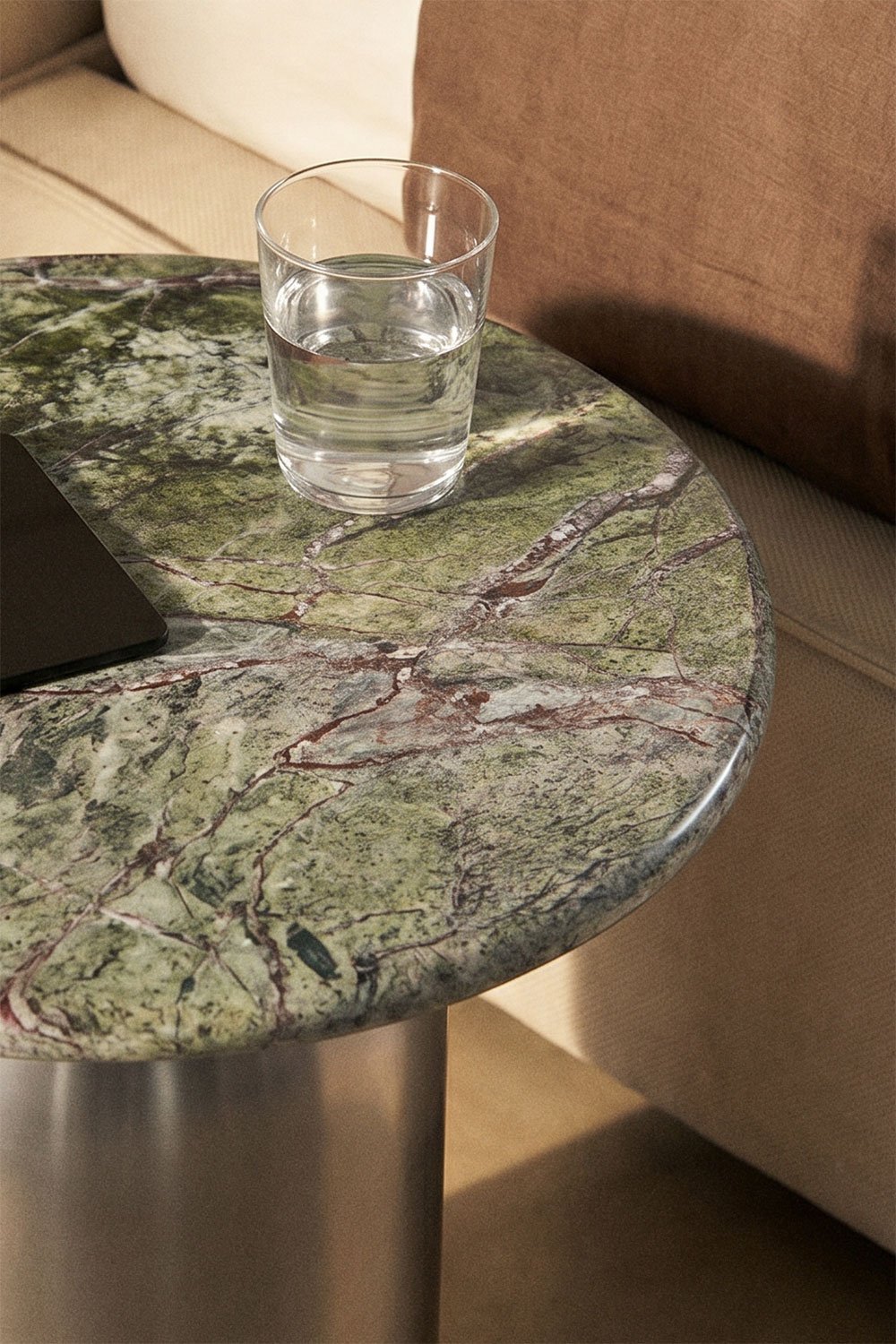 Alliser Ø40 cm nightstand, gallery image 2