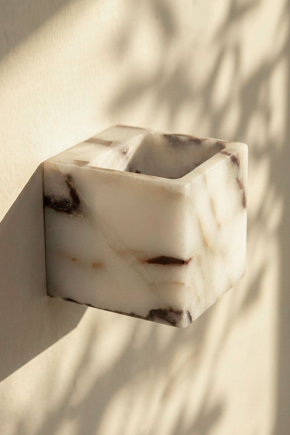 Leonessa LED wall lamp in marble, gallery image 2