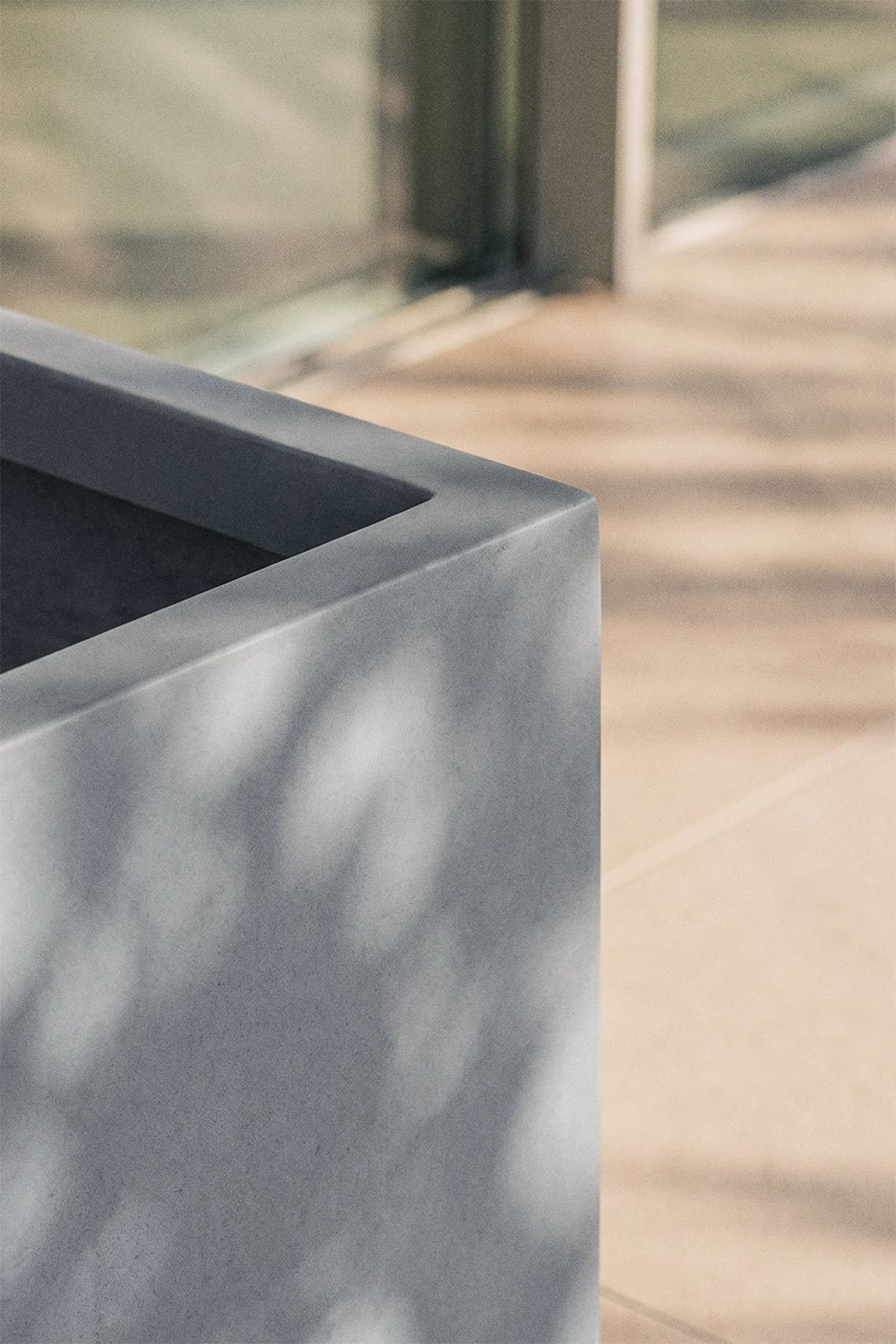 Square outdoor cement planter Lucas, gallery image 2