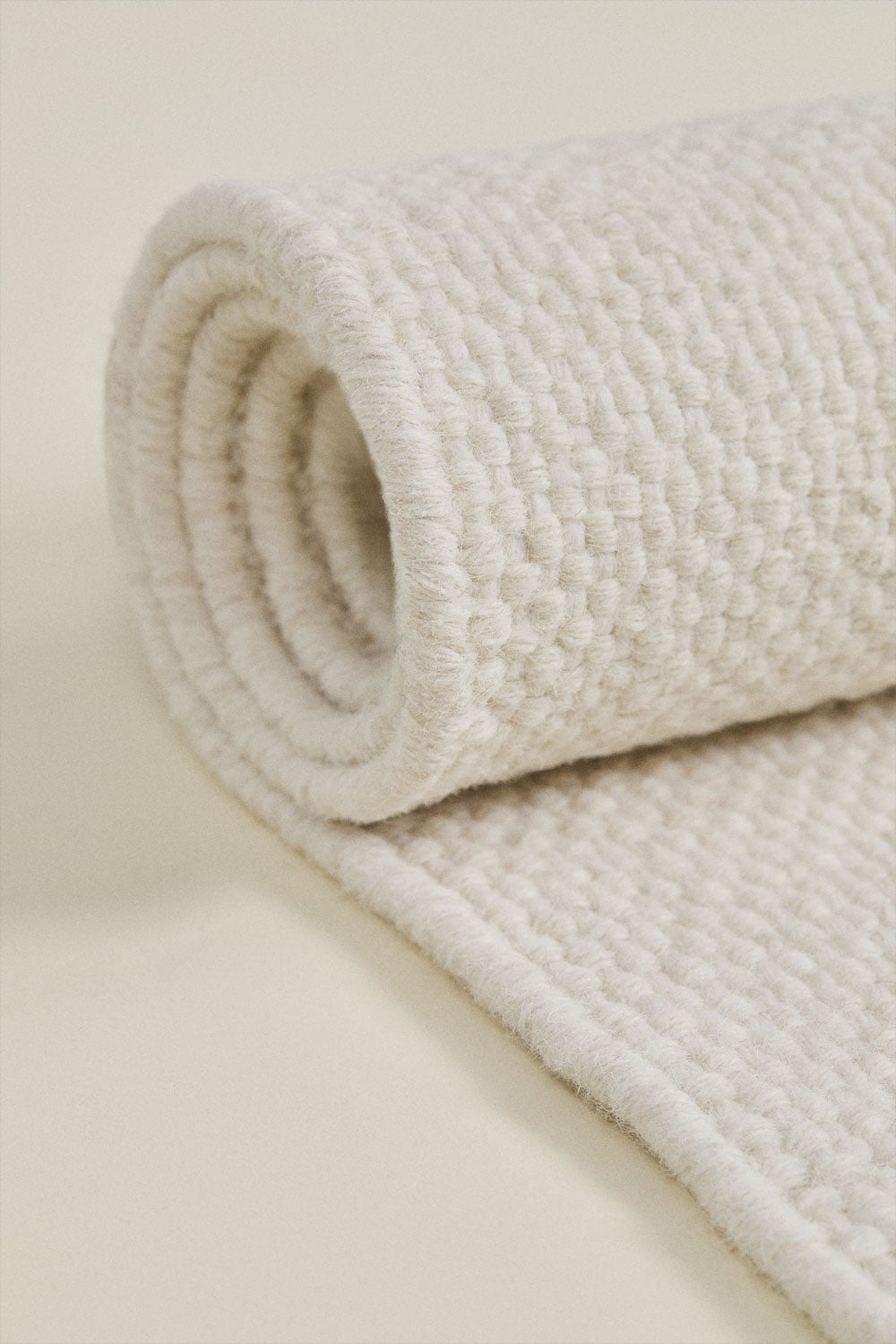 Rectangular wool rug Jultriz, gallery image 2