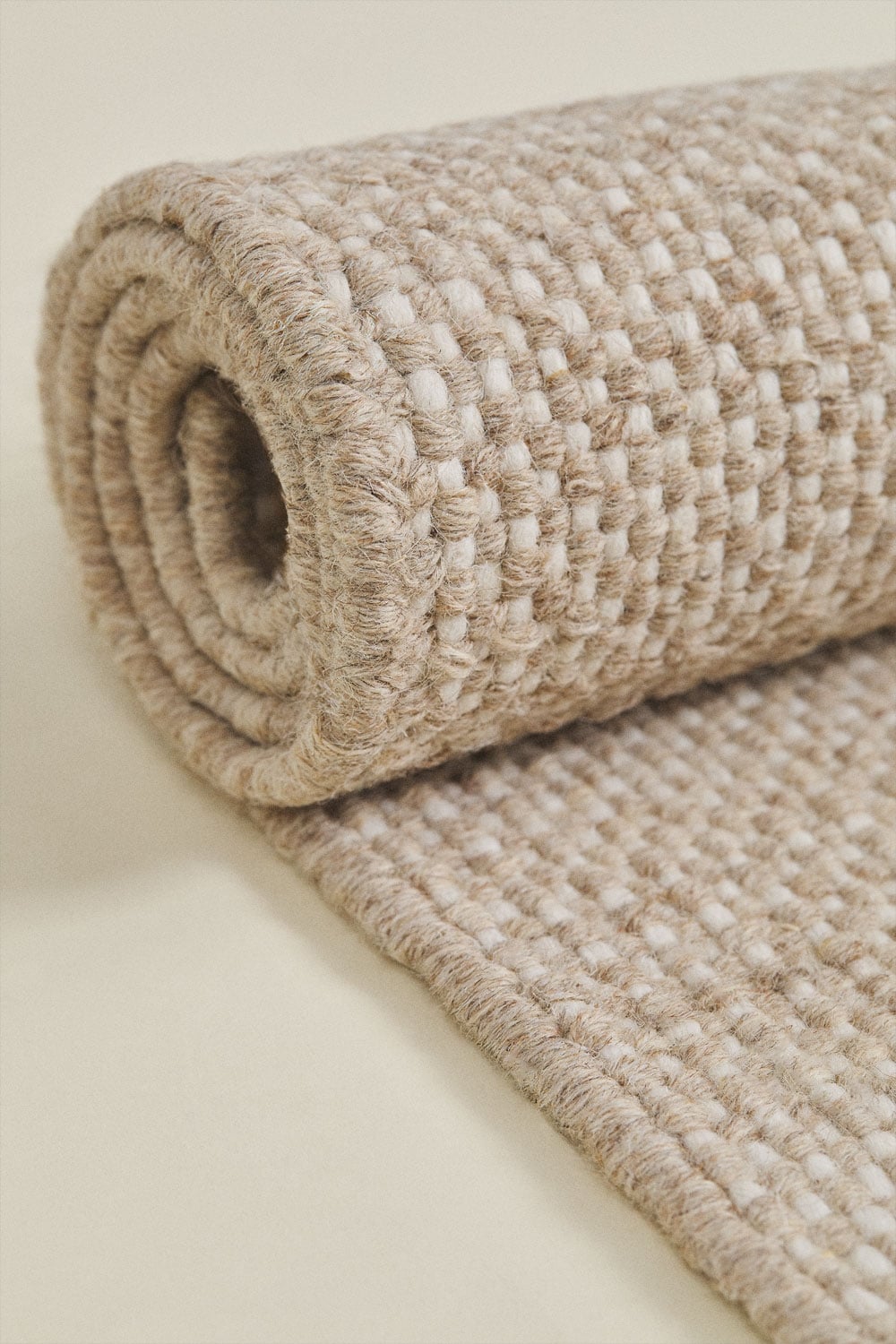 Rectangular wool rug Jultriz, gallery image 2