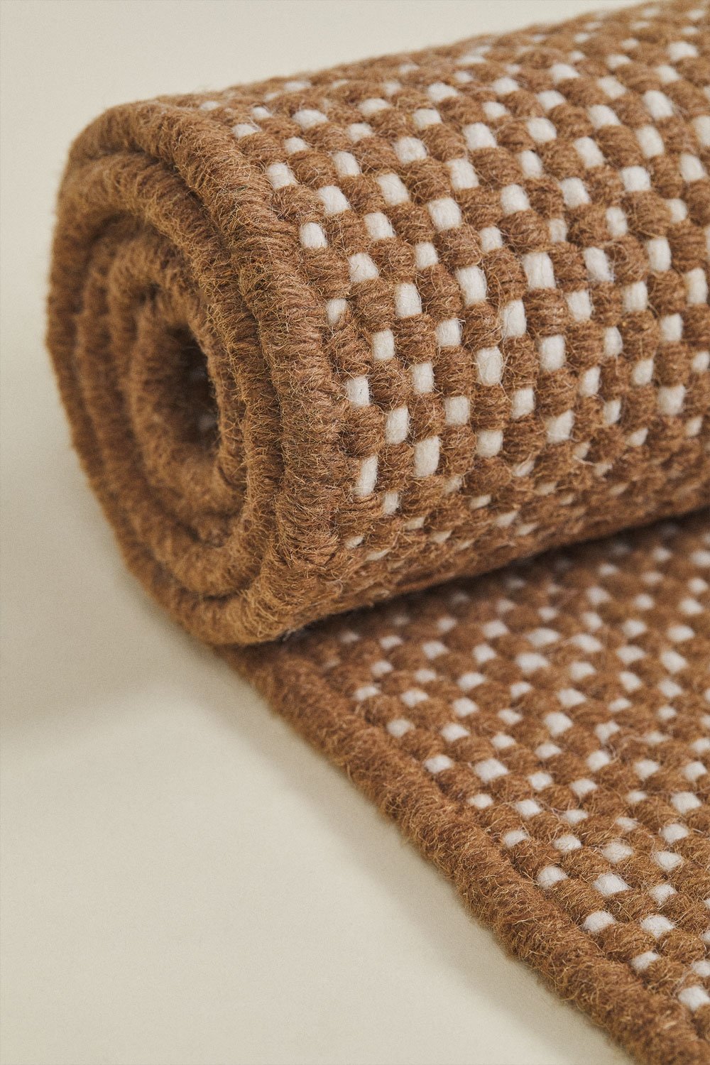 Rectangular wool rug Jultriz, gallery image 2