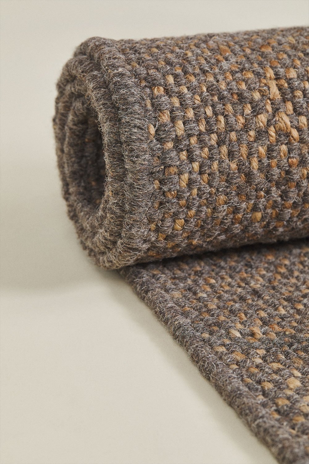 Wamba rectangular rug in wool and jute, gallery image 2