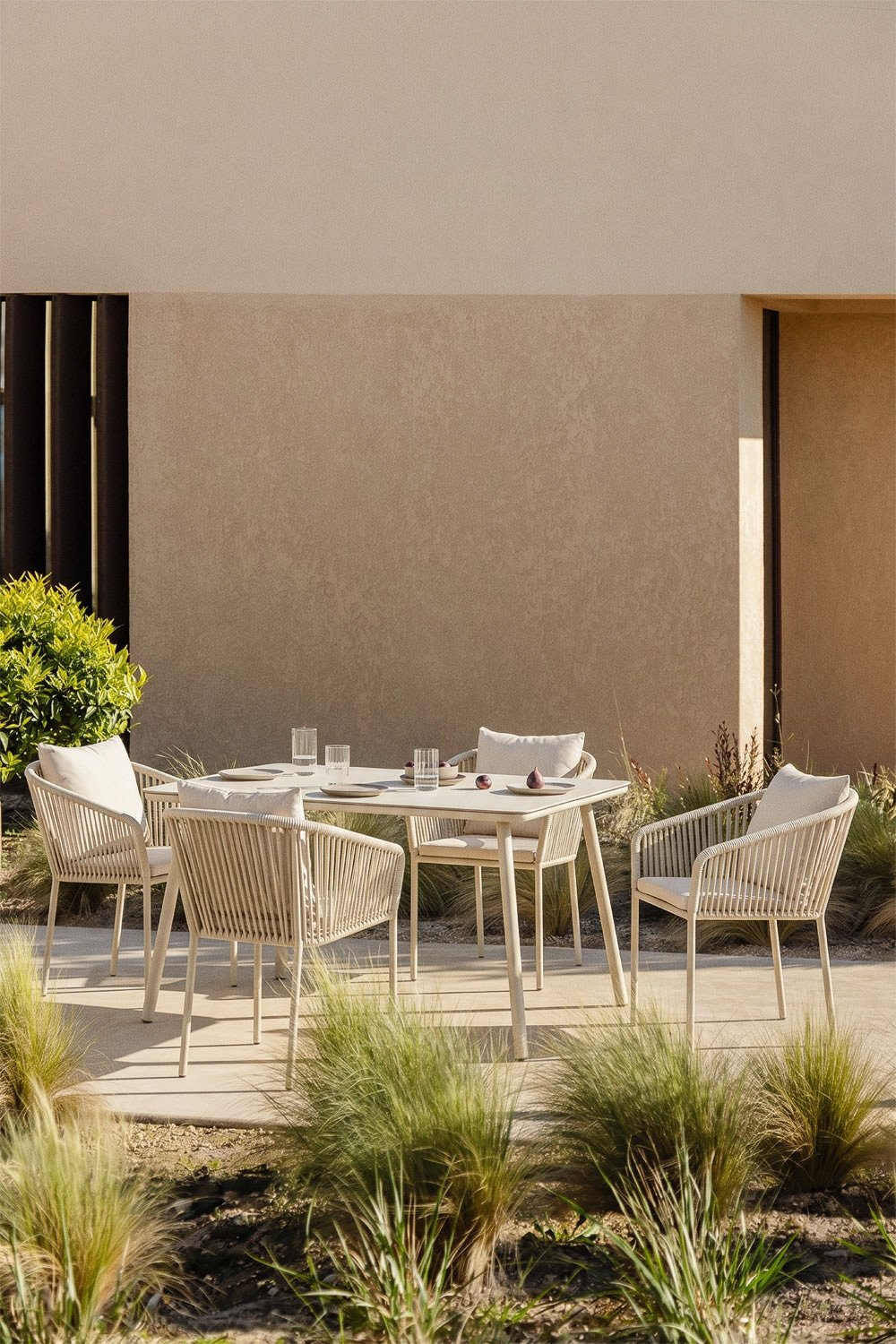 Rectangular 160x90 cm garden table in Arhiza glass, gallery image 1