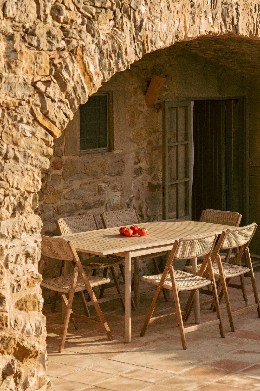 Karvia extendable acacia wood garden table 100-160x100 cm, gallery image 2