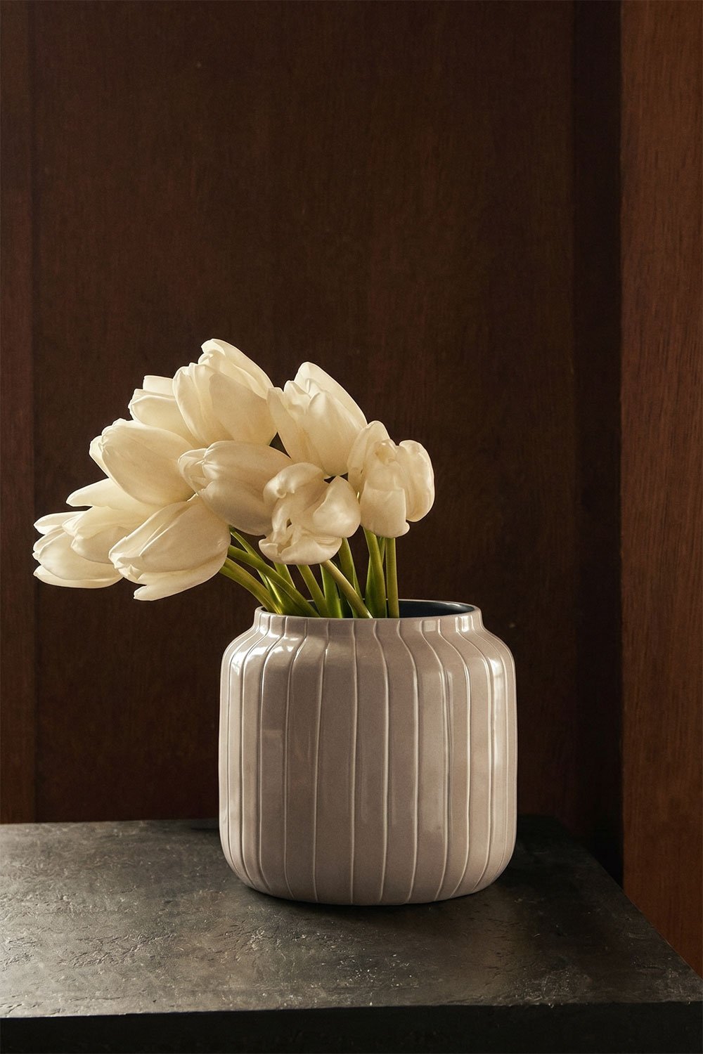 Bieberlis iron vase, gallery image 1