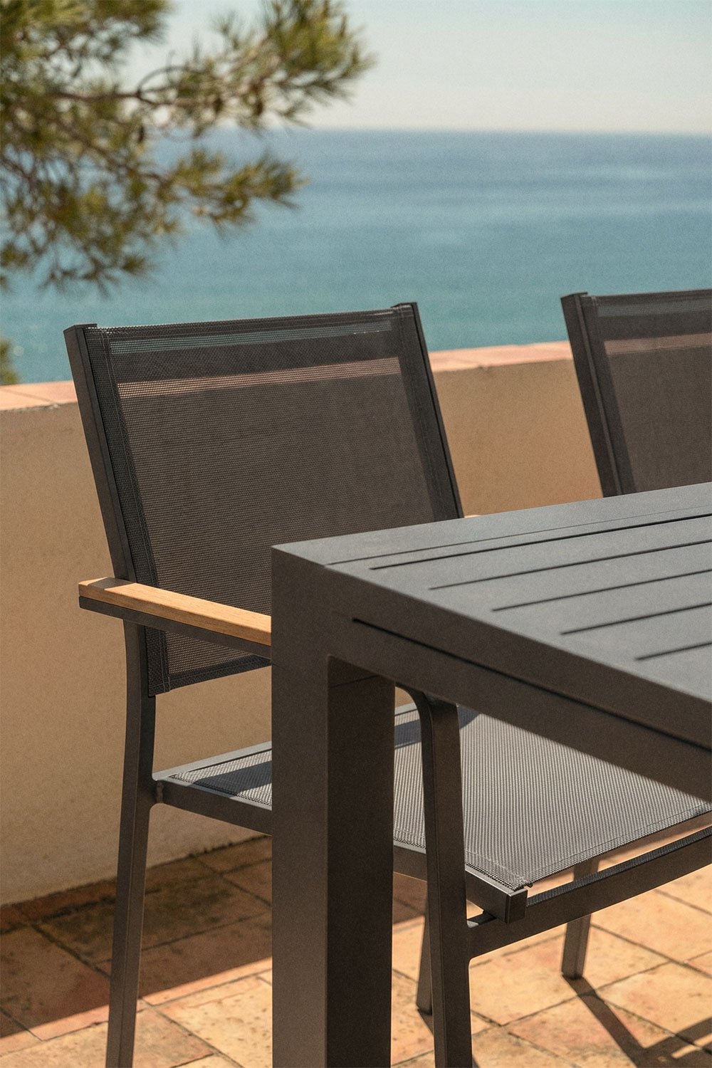 Starmi extendable table set 180-240x100 cm and 4 stackable aluminum Archer garden chairs, gallery image 2
