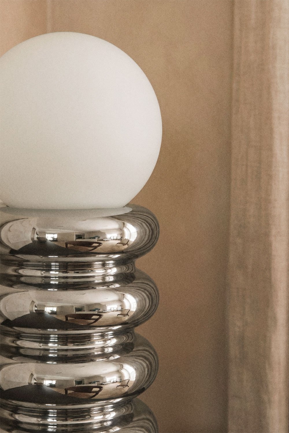40 cm ceramic table lamp with Kryx glass ball, gallery image 2