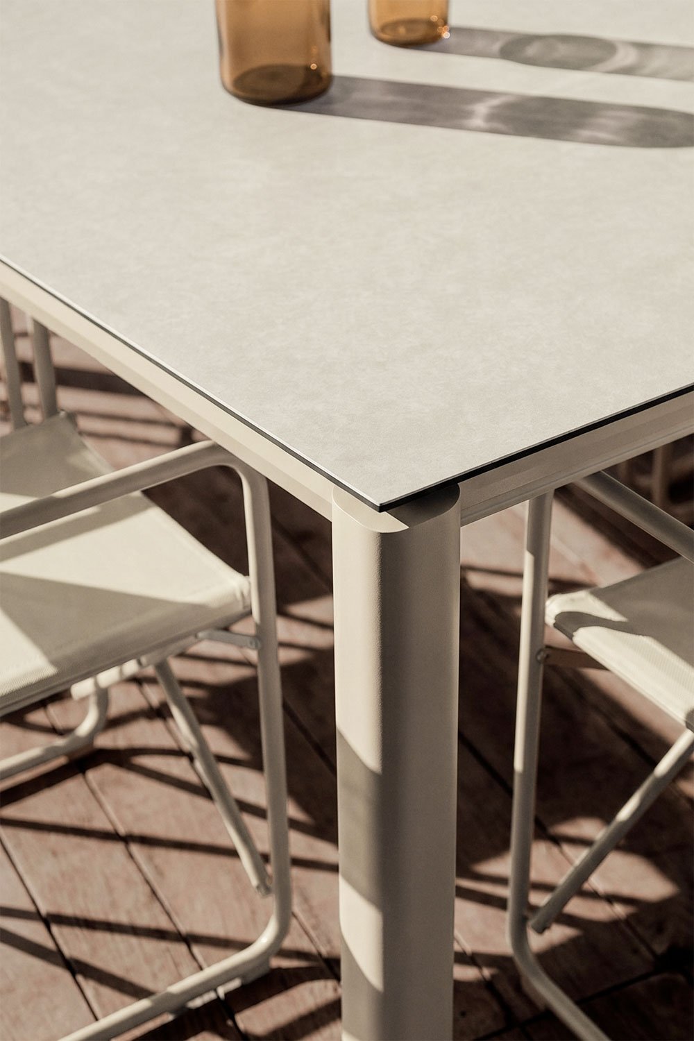Sylvara extendable rectangular garden table in ceramic glass, gallery image 3
