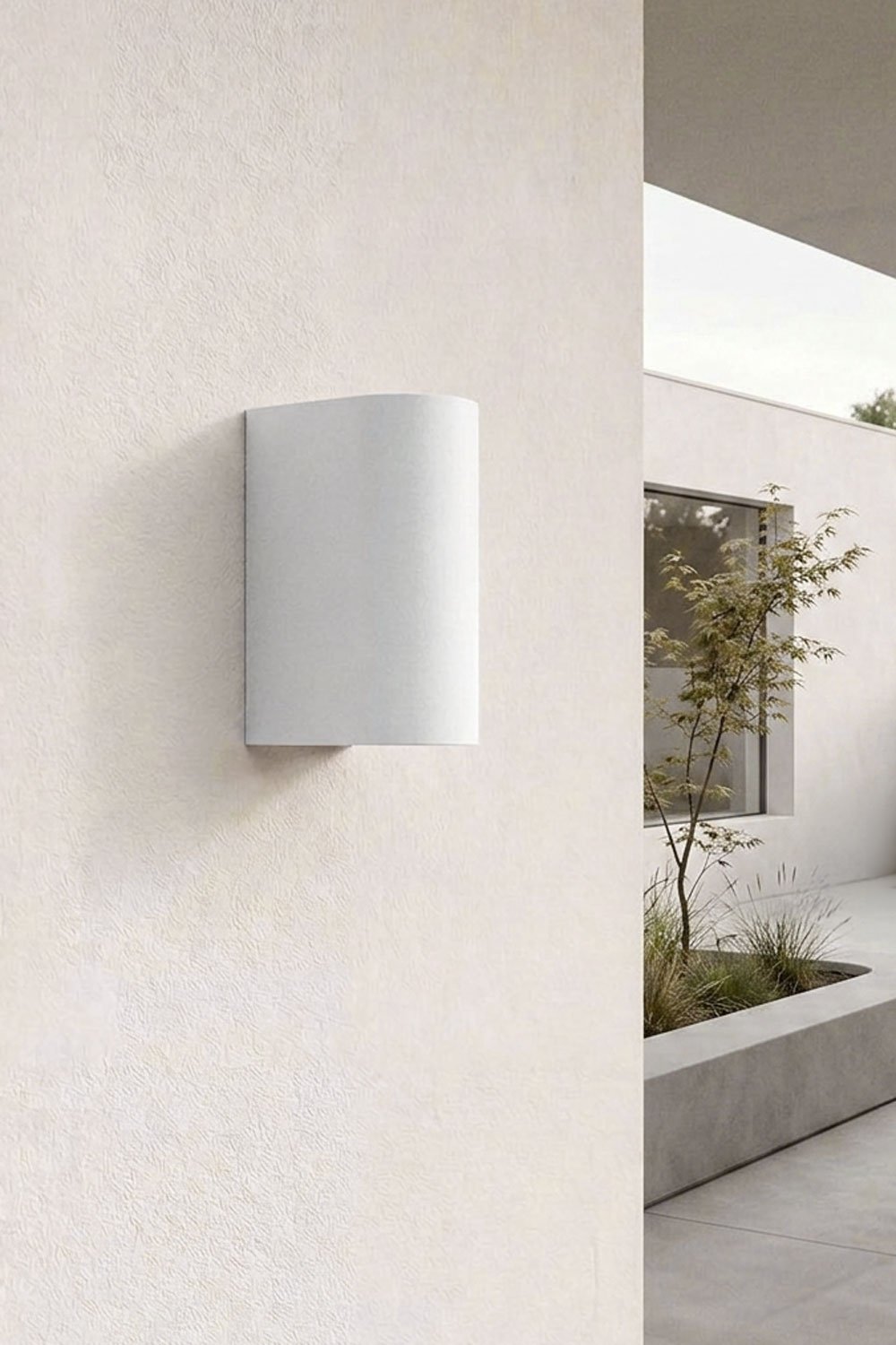 Outdoor wall light with 2 Xilven light points, gallery image 1