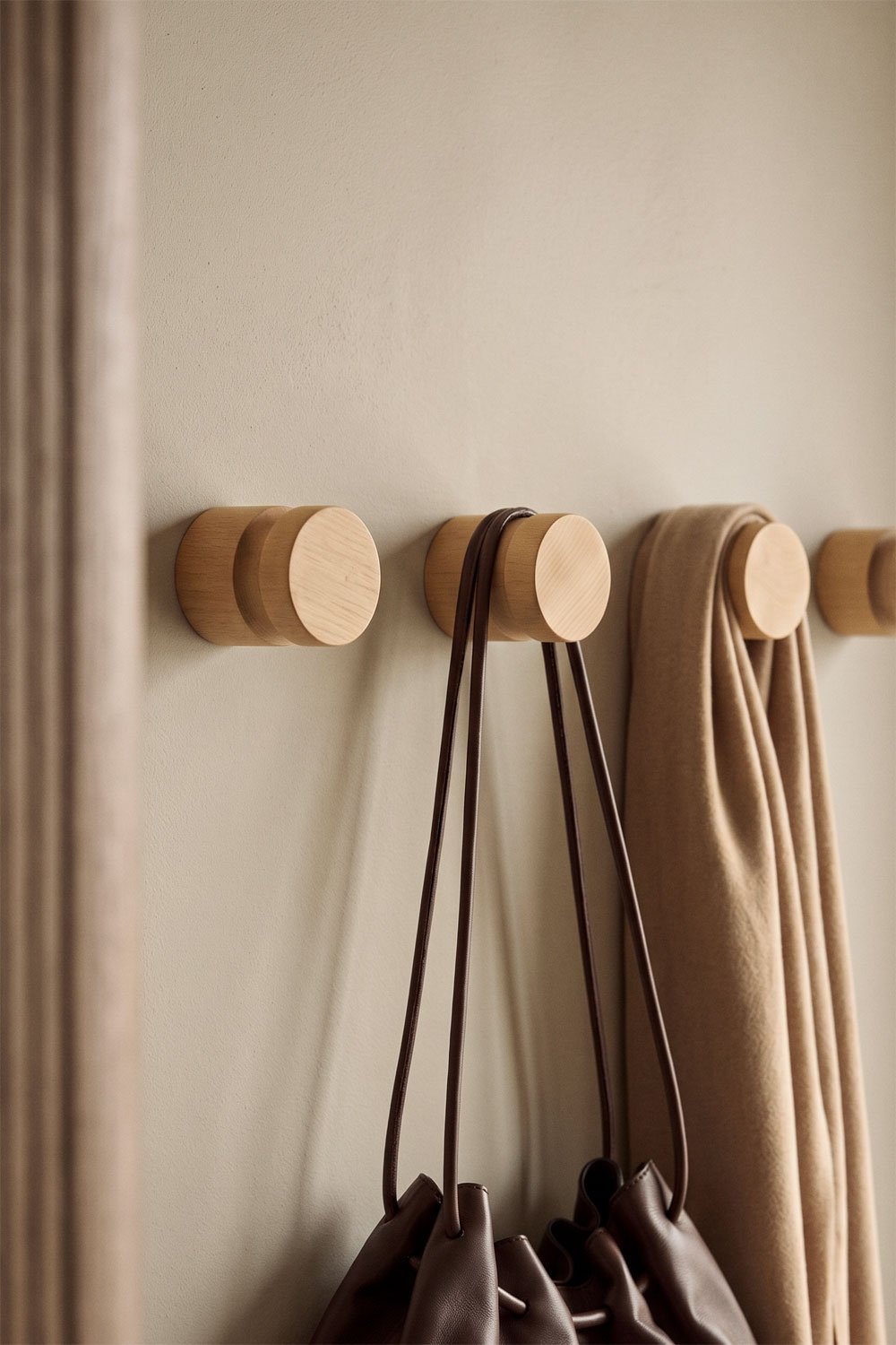 Pack of 4 Eldra wooden wall hooks, gallery image 2