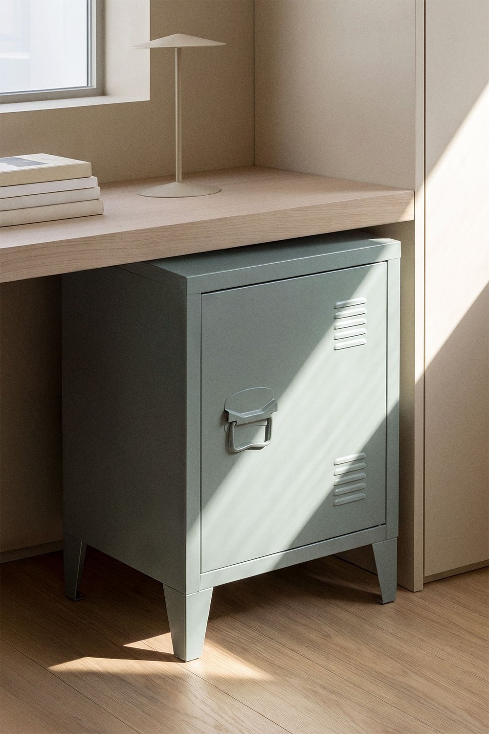 Pohpli steel locker side table, gallery image 1