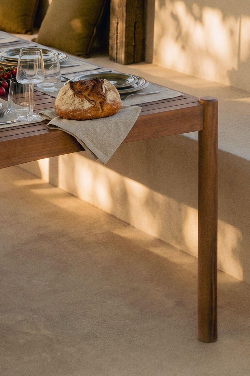 Rectangular garden table in Karvia acacia wood, gallery image 2
