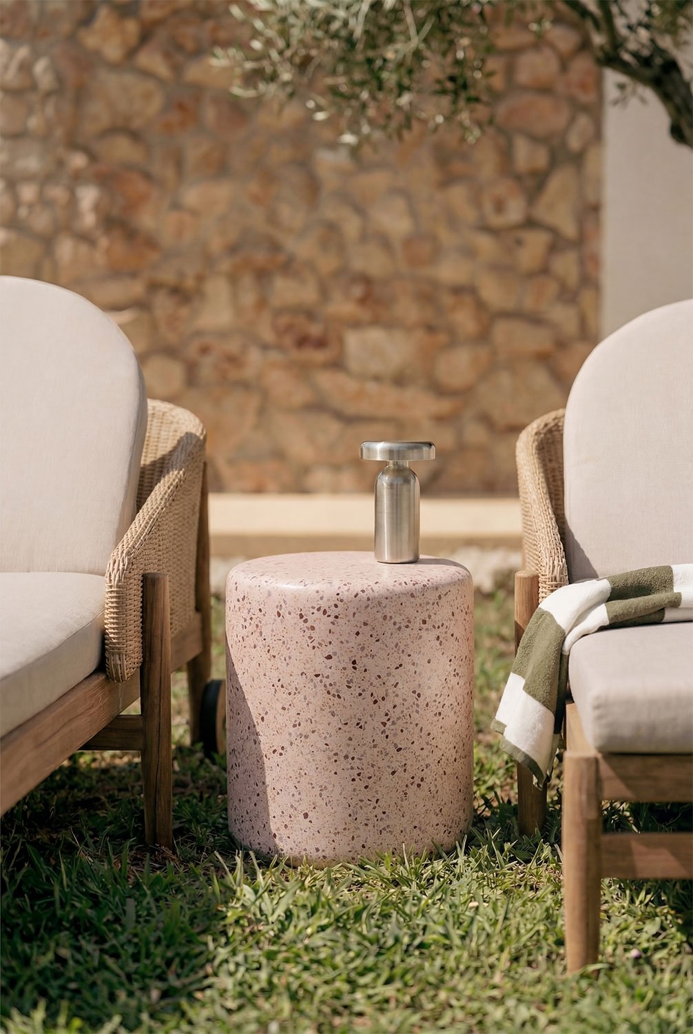 Elyndra round Ø35 cm cement garden side table, gallery image 1