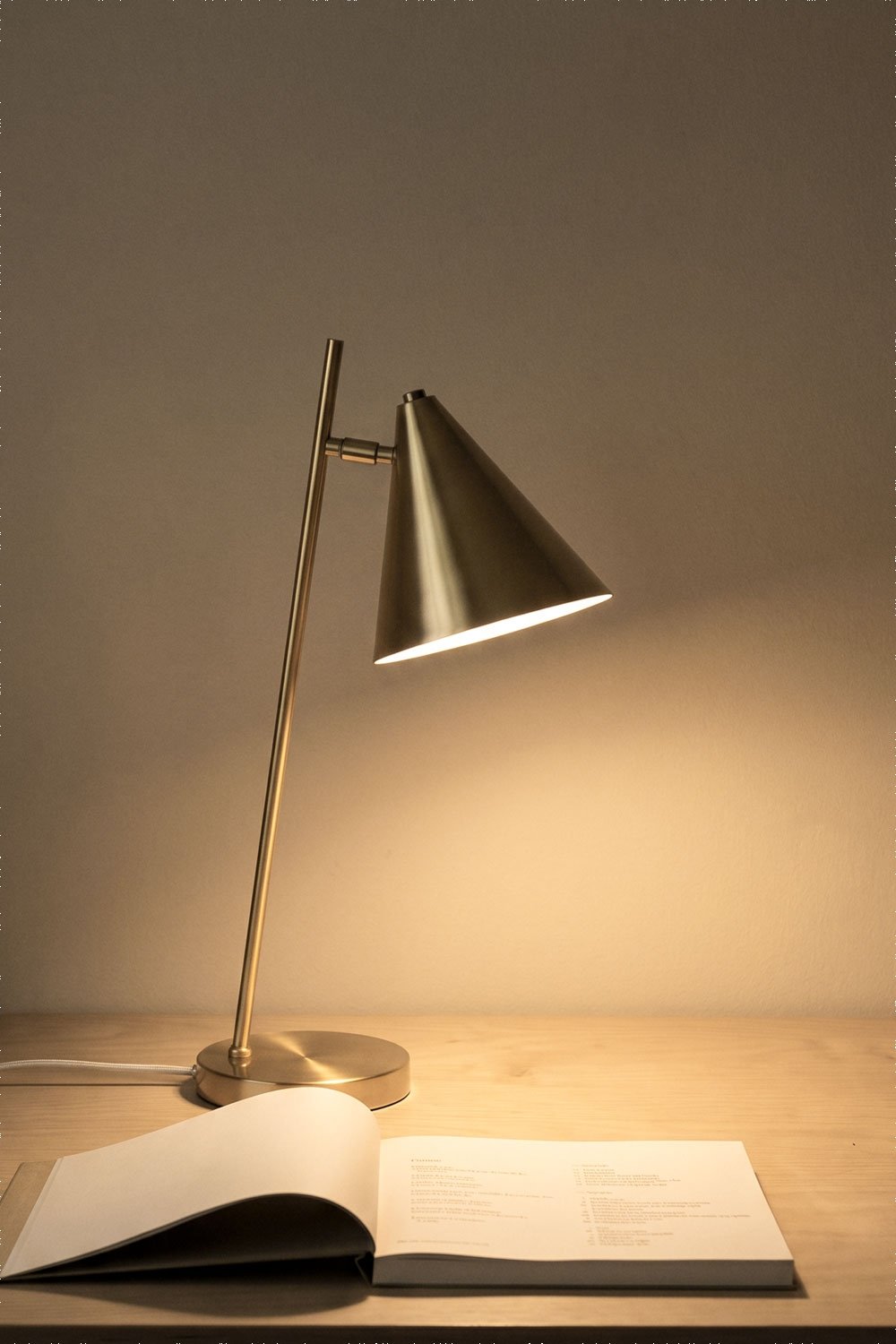 Divone metal table lamp, gallery image 2
