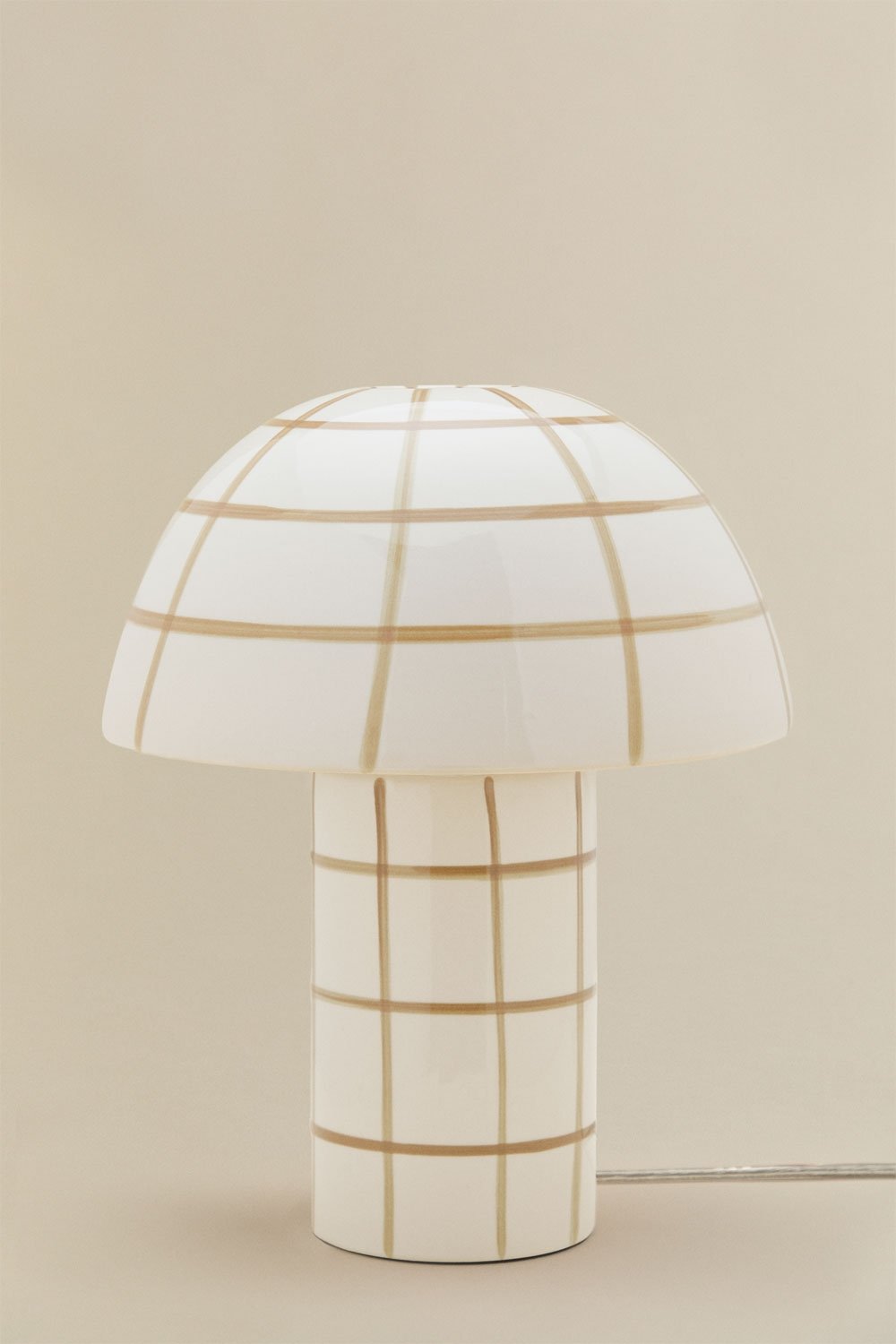 Kisvea ceramic table lamp, gallery image 3