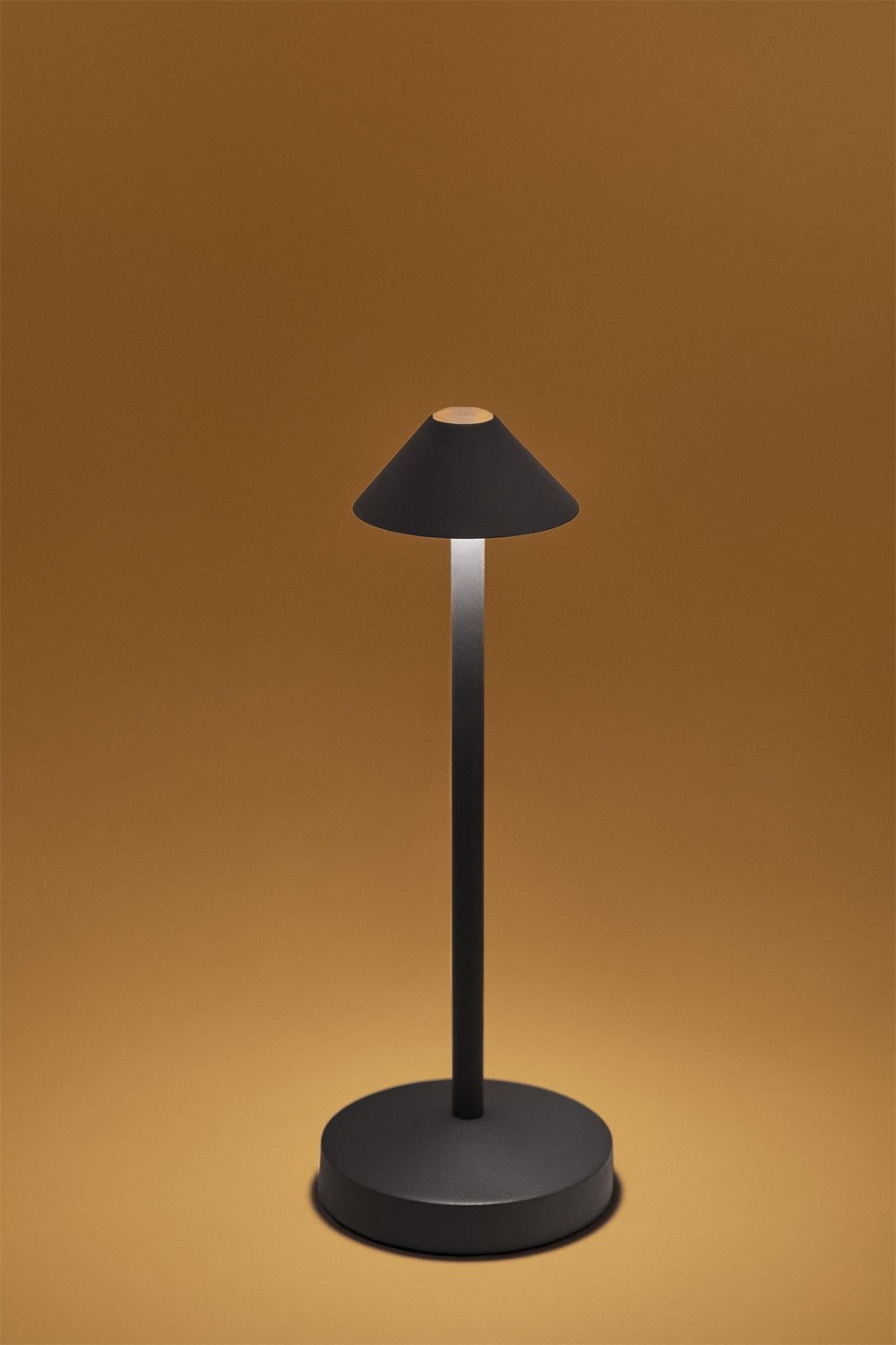 Emilija wireless LED outdoor iron table lamp, gallery image 4