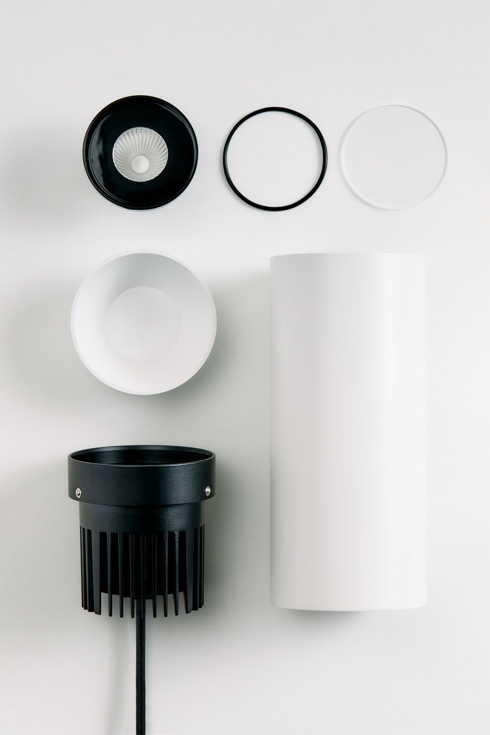Round Ø7.2 cm surface-mounted LED ceiling light for outdoor use in aluminum Orelva, imagen de galeria 7