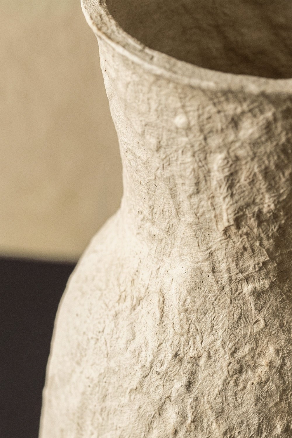 Reynolds decorative papier-mâché vase, gallery image 2