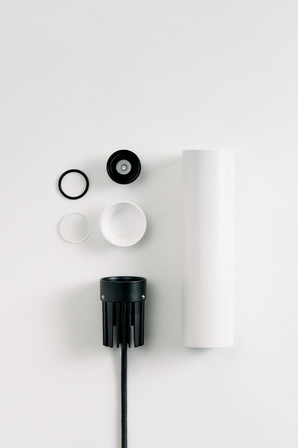 Pack of 4 round surface-mounted LED ceiling lights Ø4 cm for outdoor use in aluminum Orelva, imagen de galeria 7
