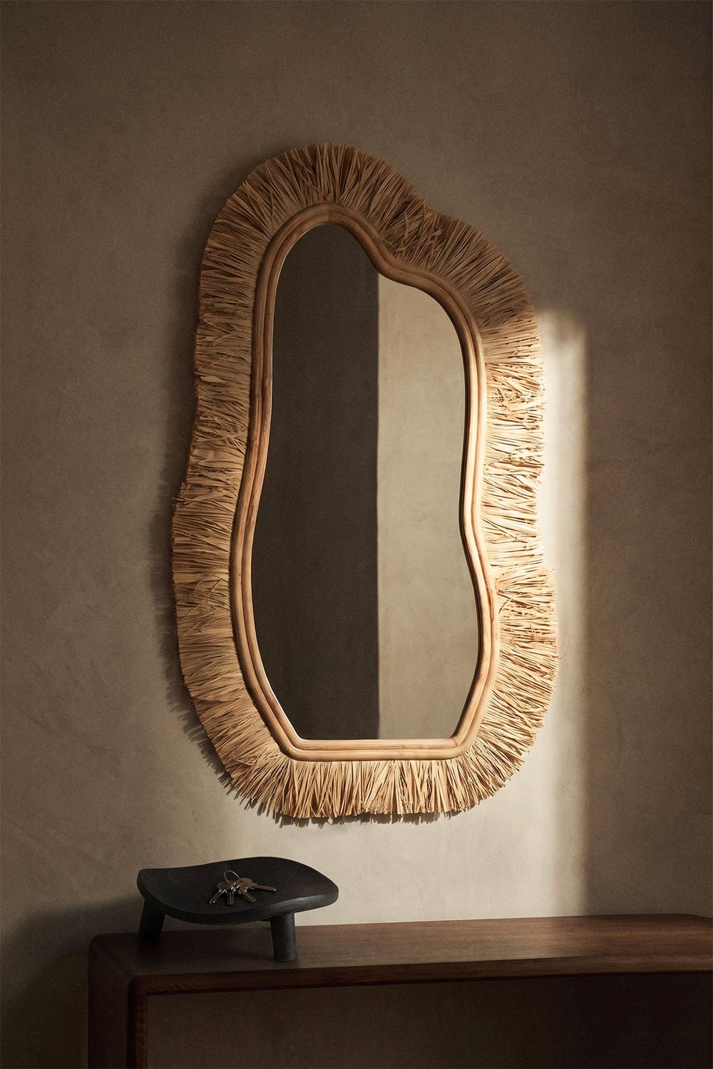Irregular wall mirror 60x105 cm in oak wood and raffia Melenis, gallery image 1