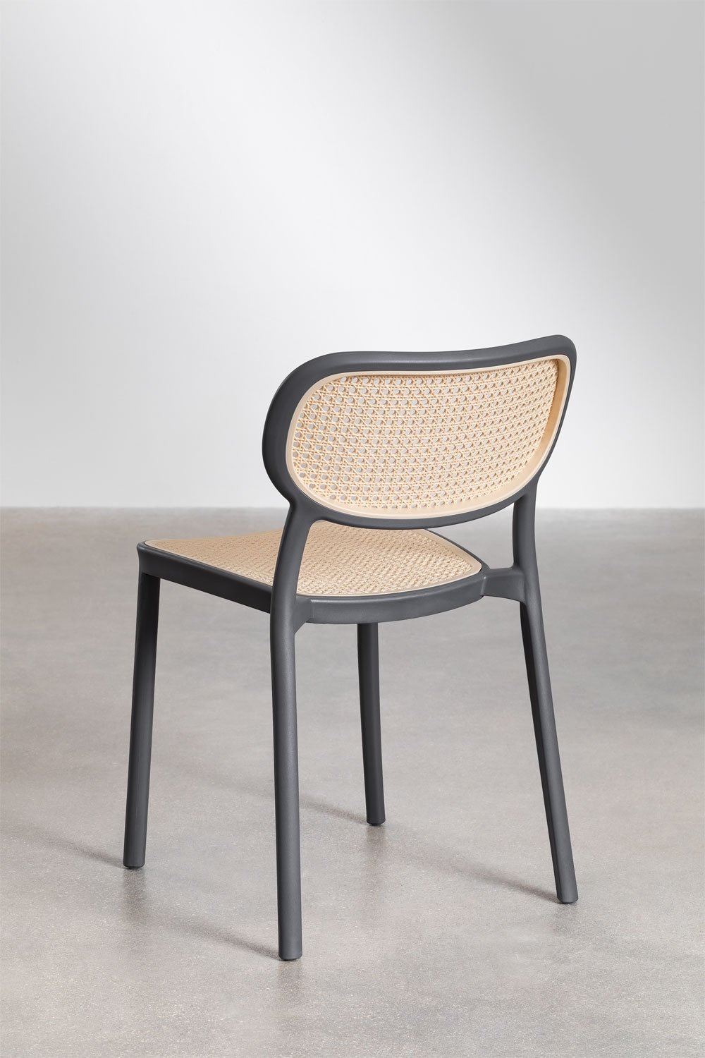 Karena extendable rectangular table set 180-240x90 cm in aluminum and 6 stackable Omara dining chairs in polypropylene, gallery image 10