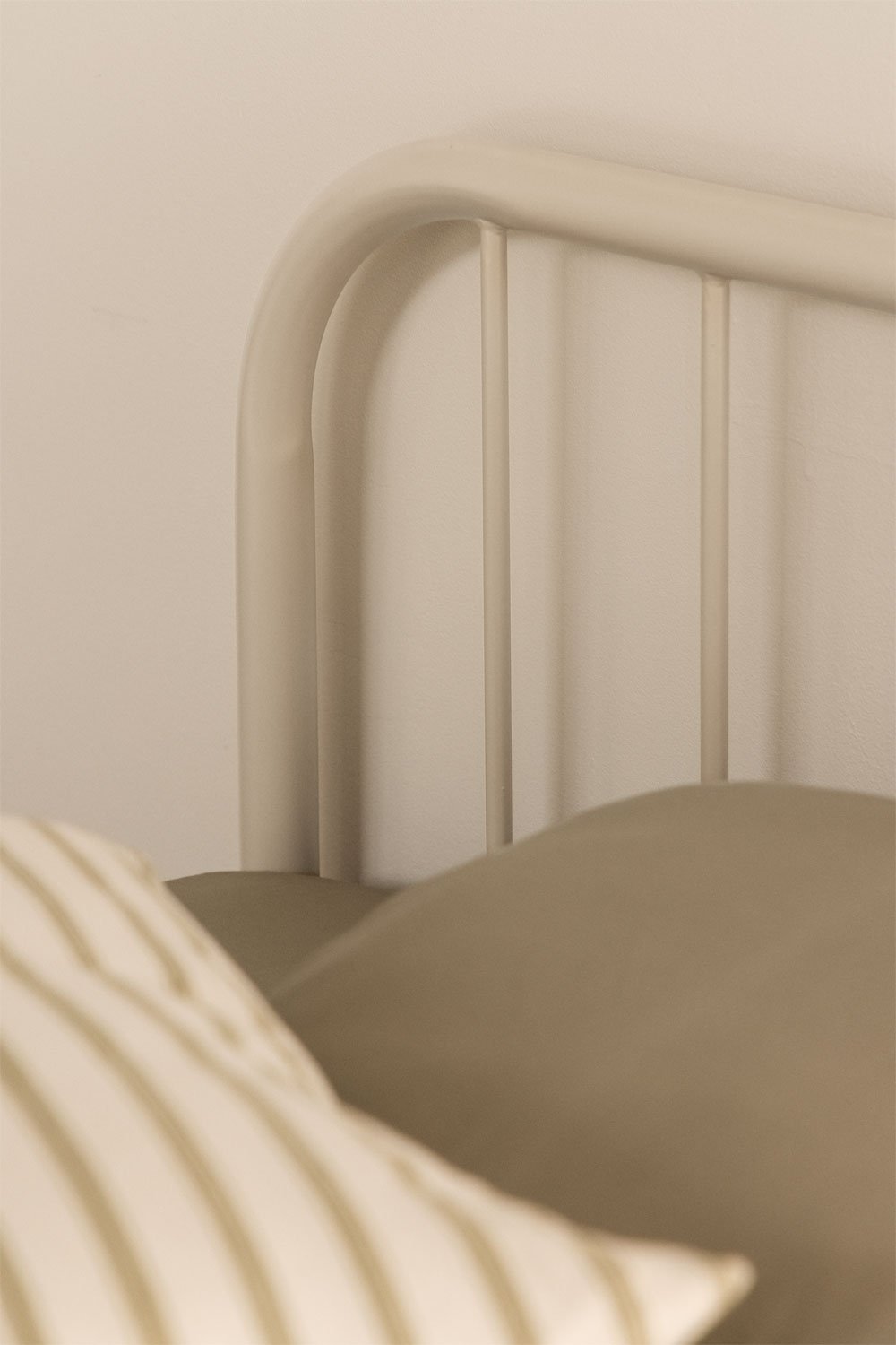 Asteri iron bed, gallery image 2
