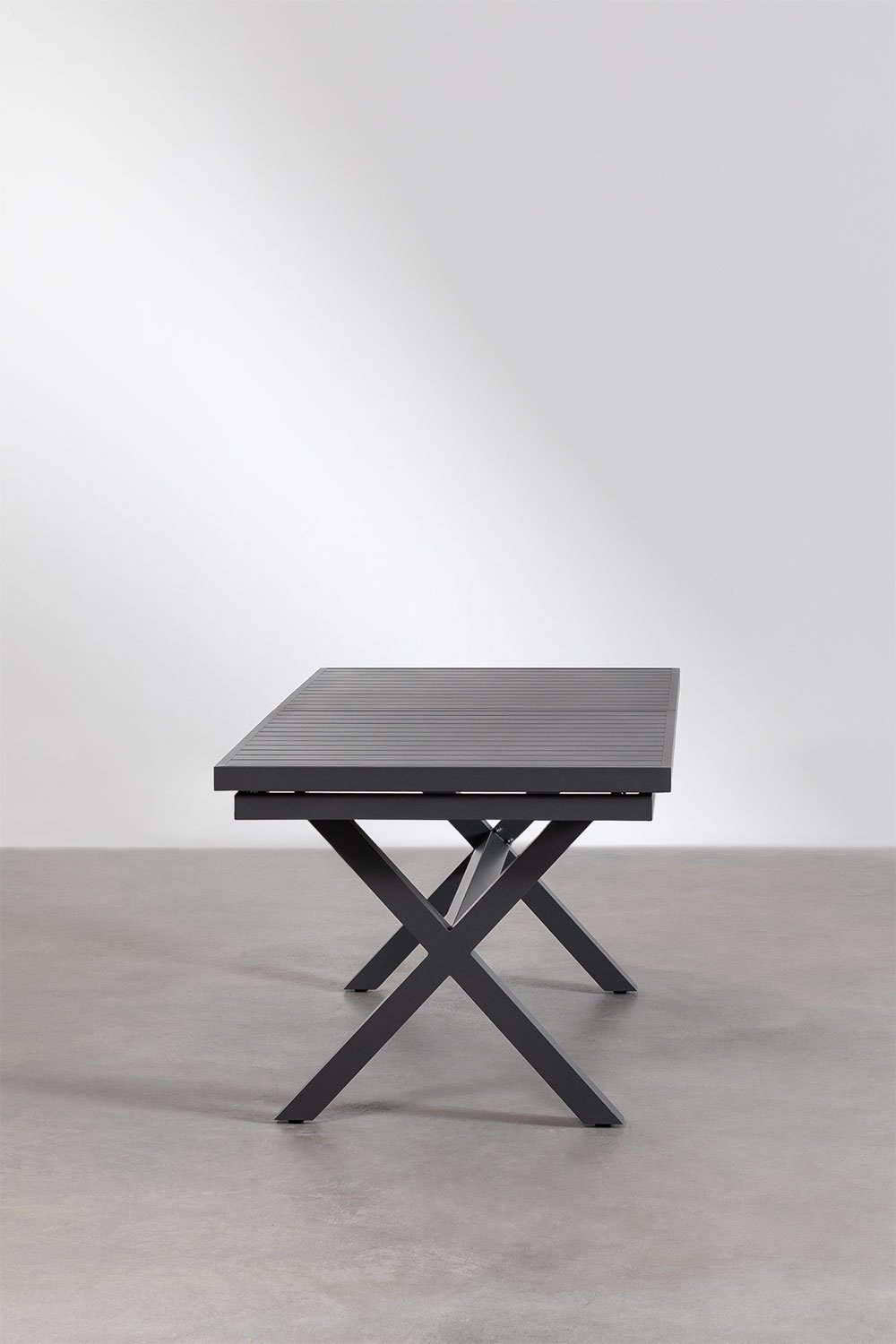 Rectangular extendable dining table in aluminum Karena, gallery image 3