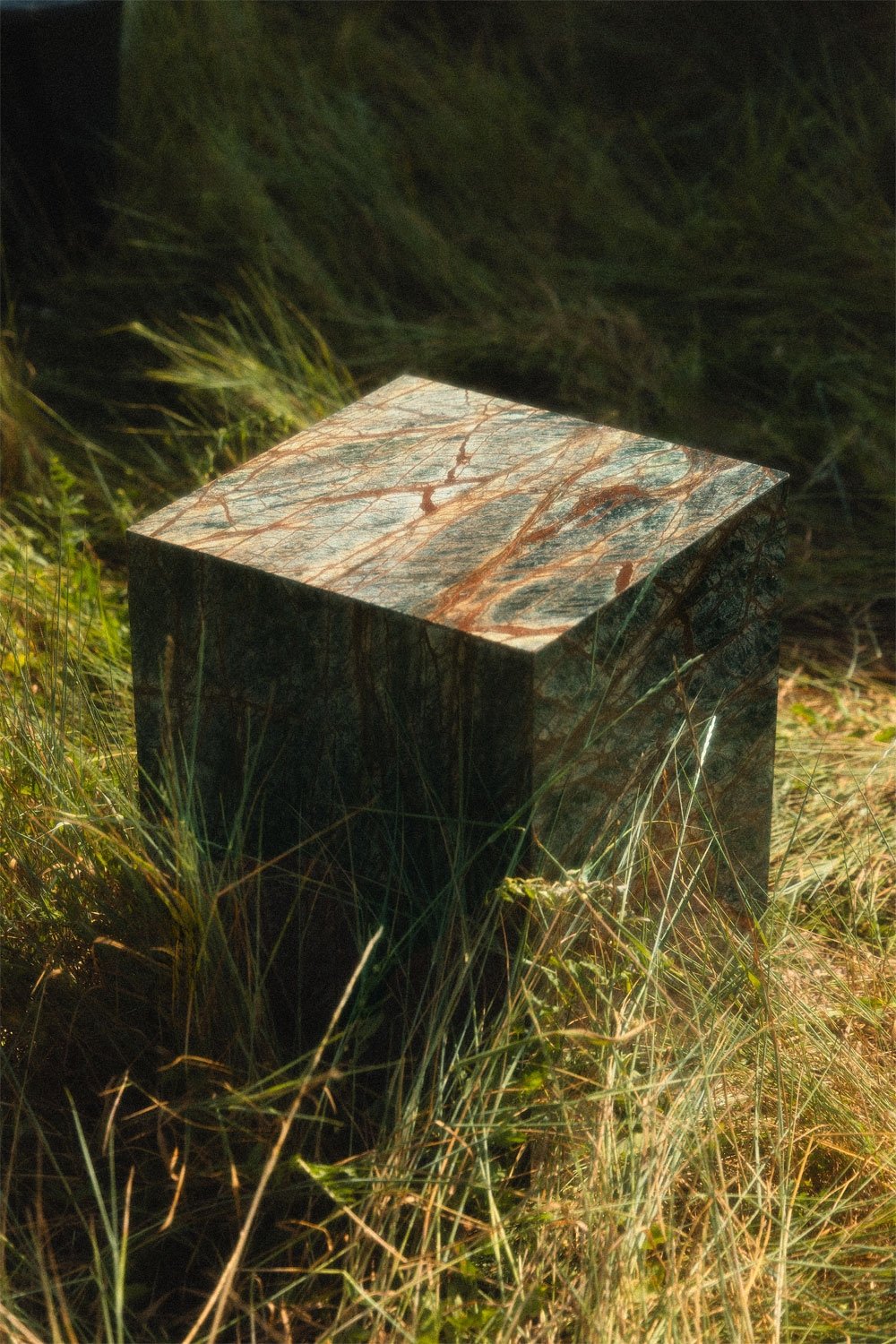 Square side table 35x35 cm in natural Aluret stone, gallery image 1