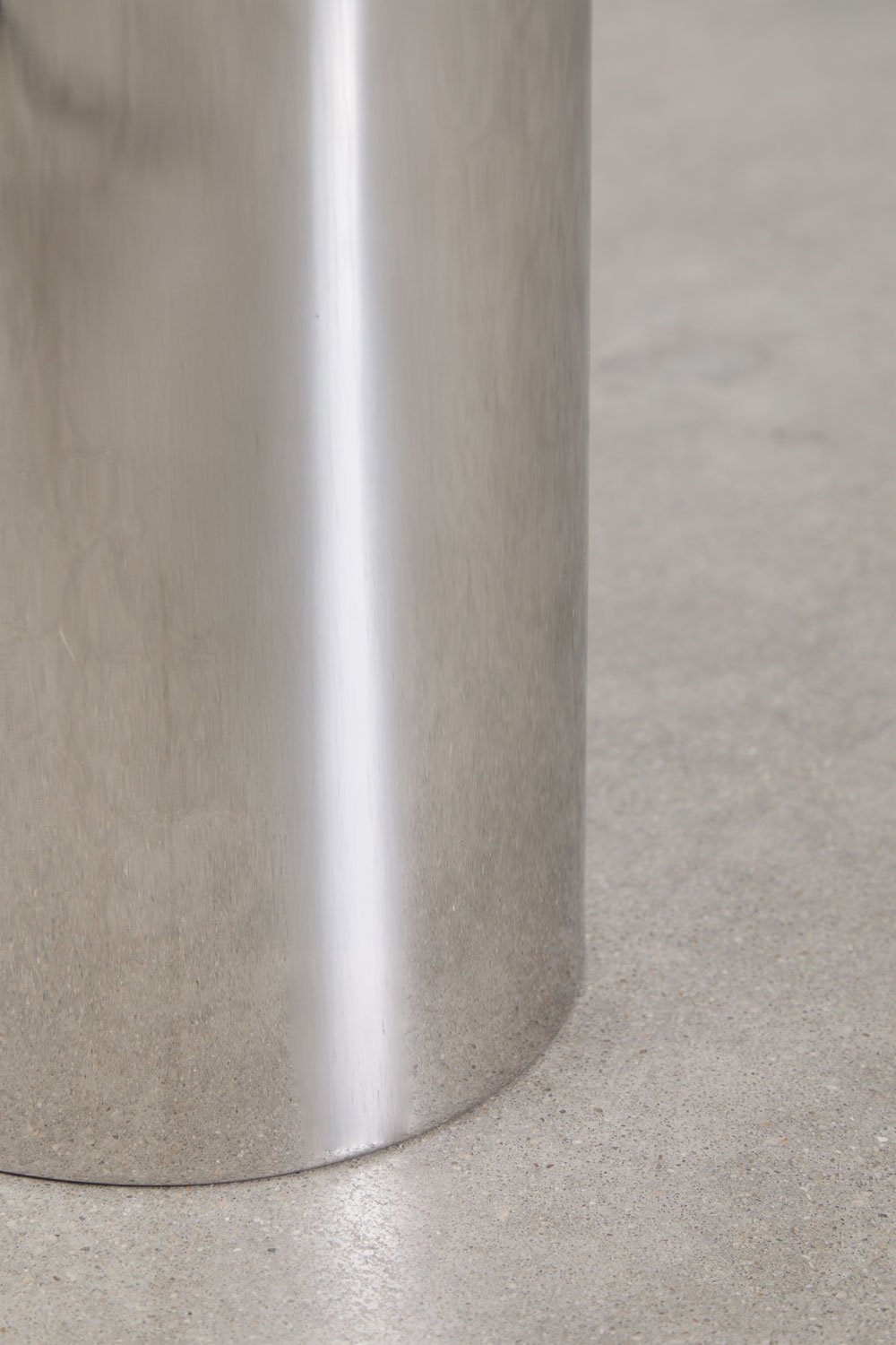 Suvani round side table Ø35 cm in glass and stainless steel, gallery image 5