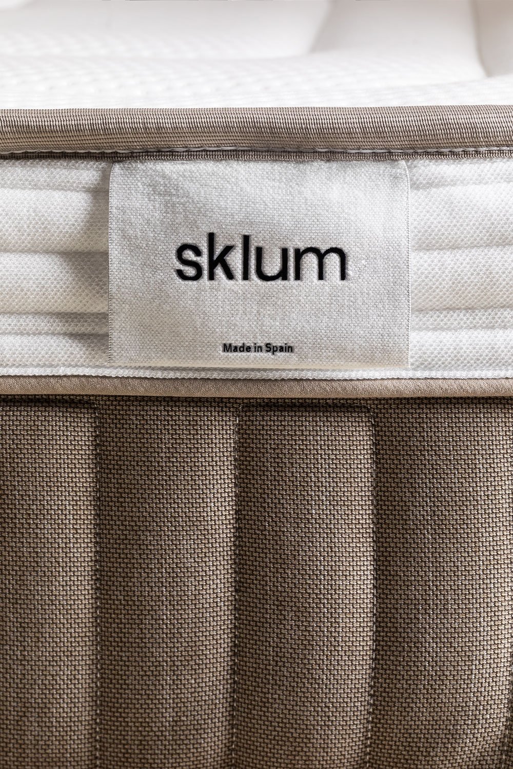 Bicheno mango wood bed, gallery image 11
