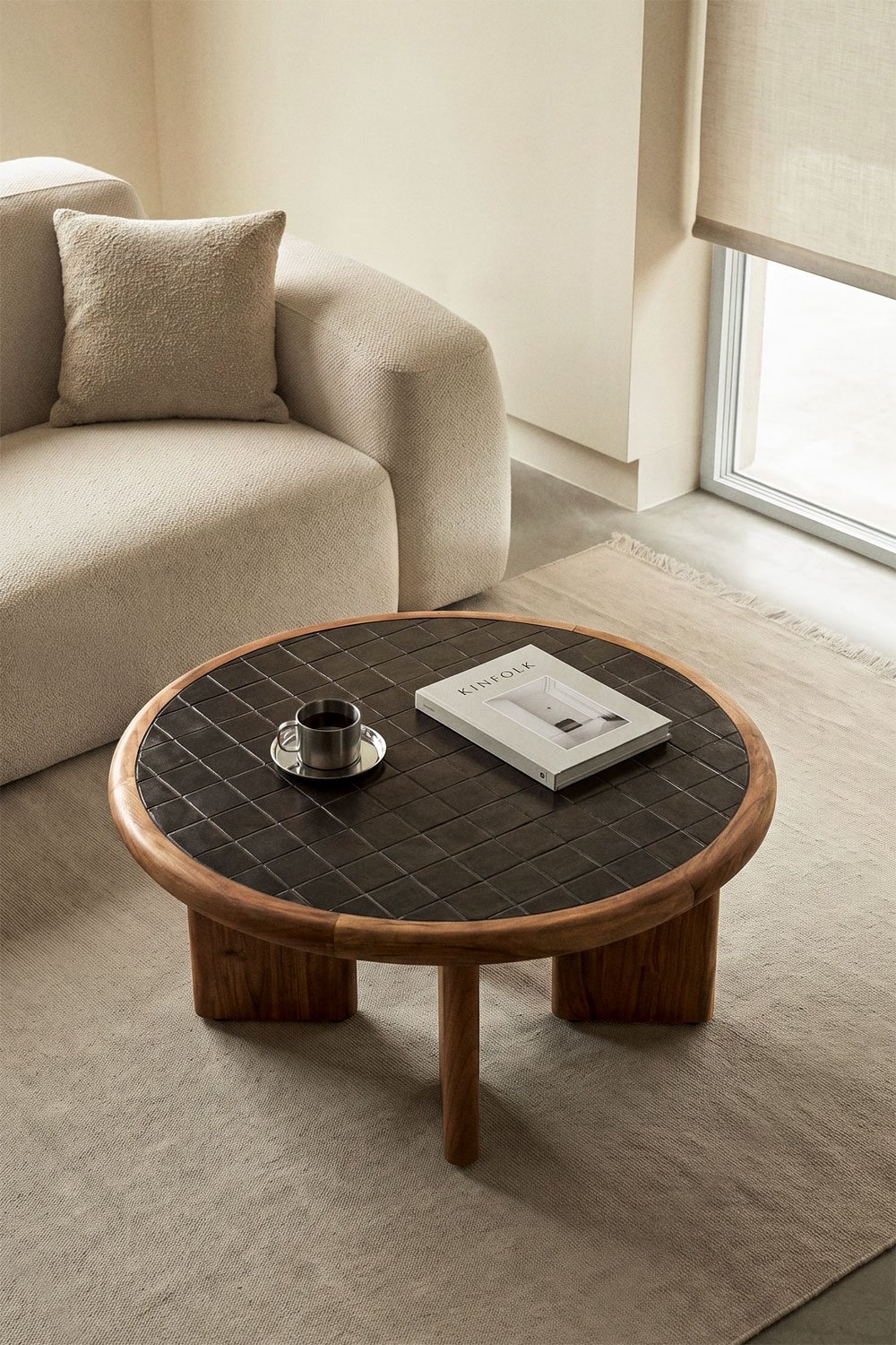 Round coffee table Ø80 cm in tiles and acacia wood Aitana, gallery image 1